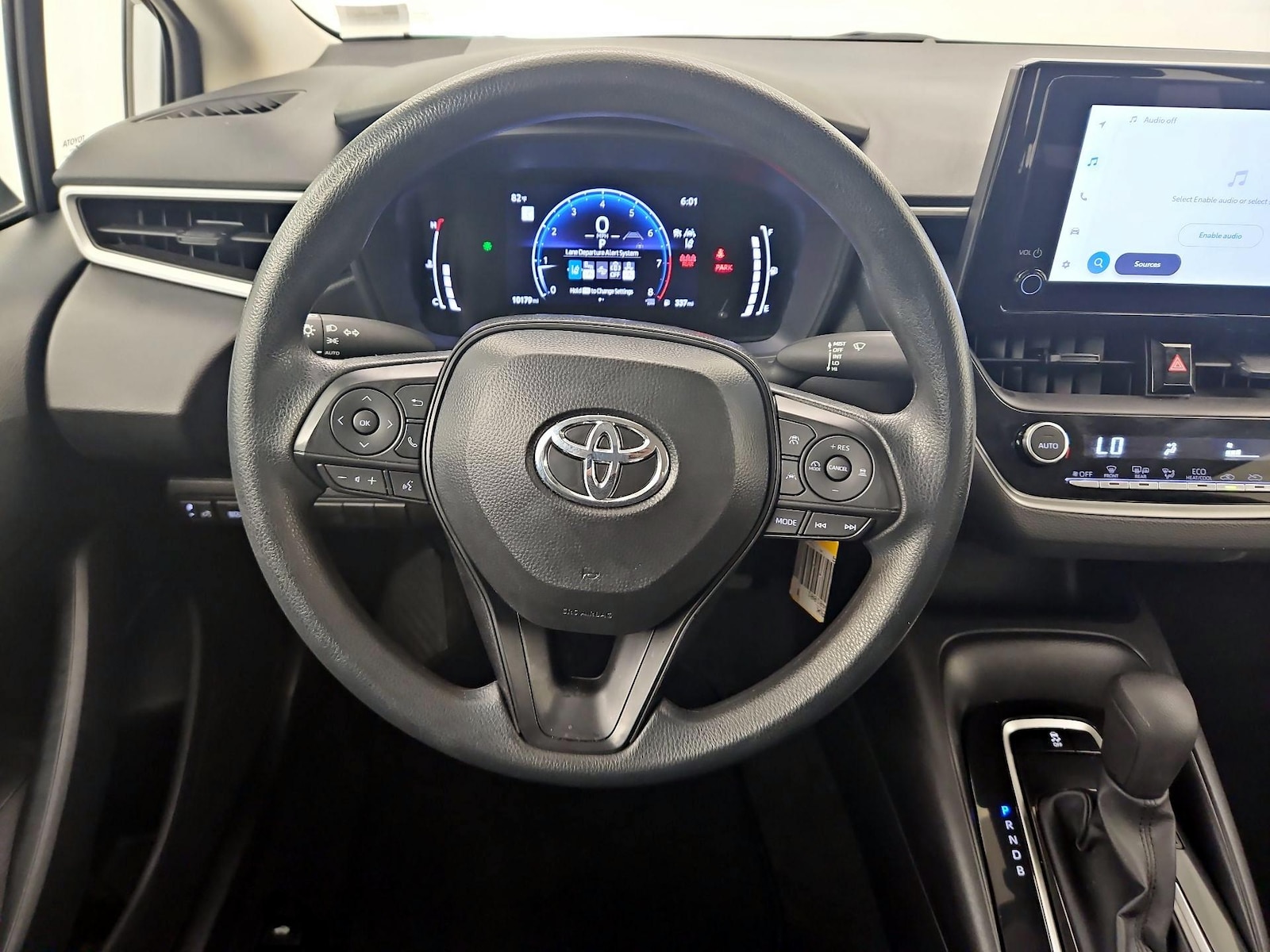 2026 Toyota Corolla LE - Photo 11