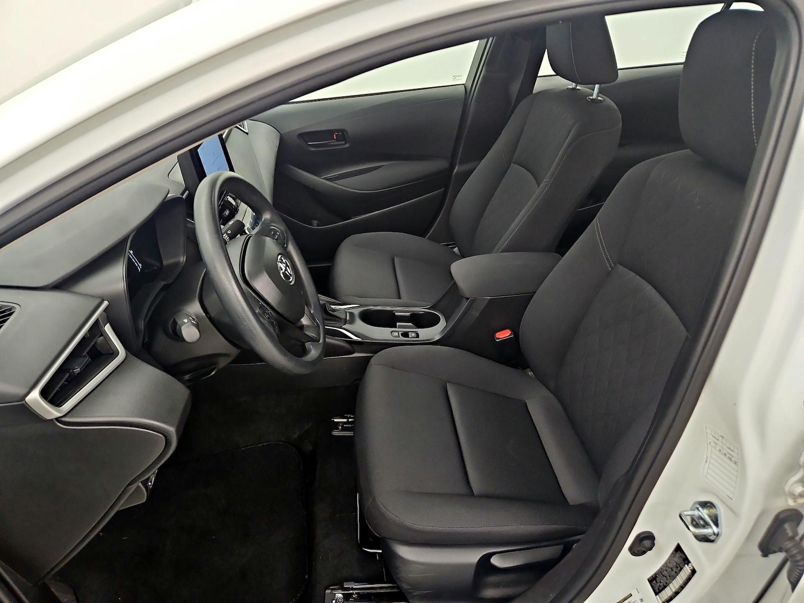 2026 Toyota Corolla LE - Photo 12