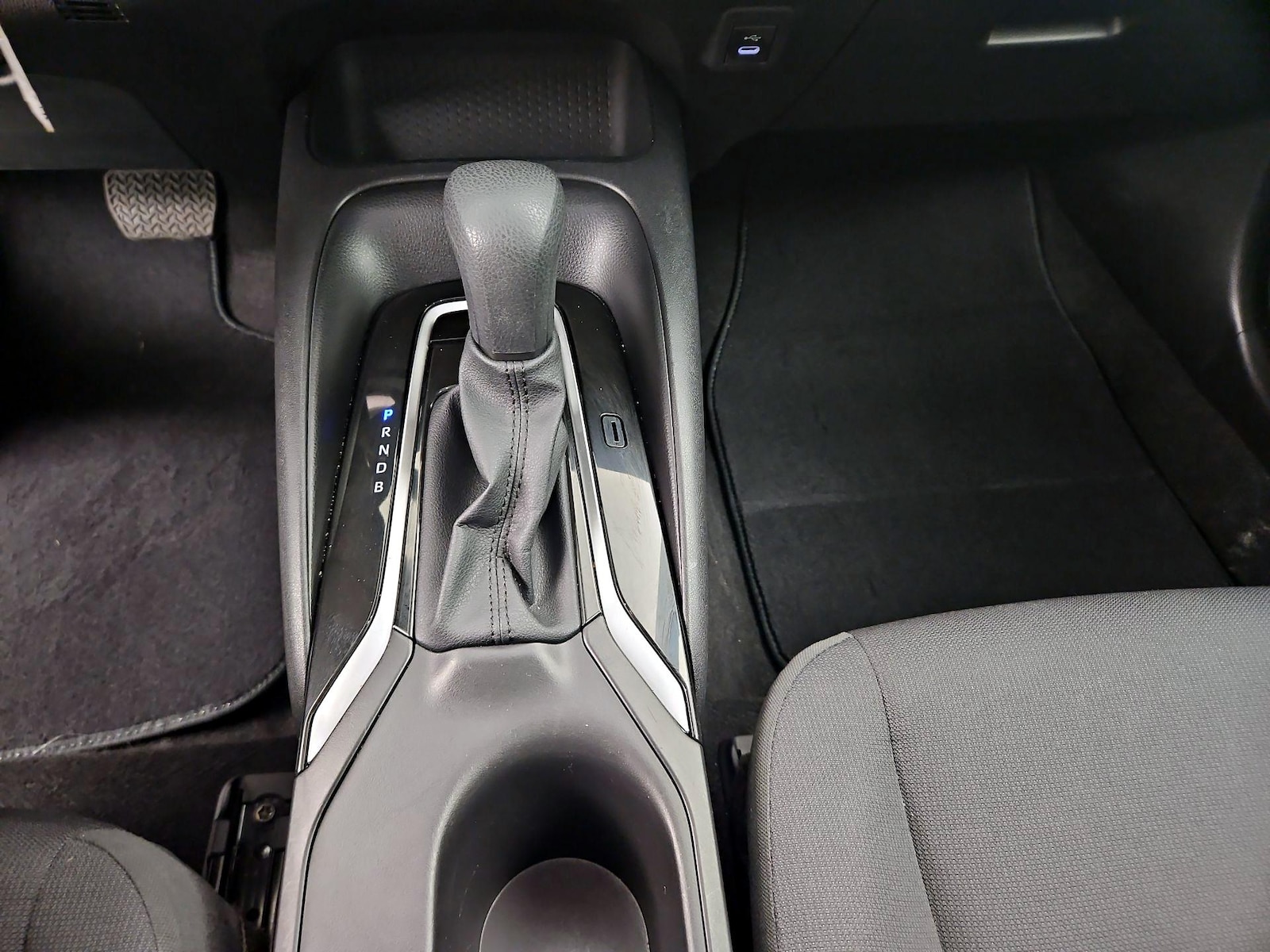 2026 Toyota Corolla LE - Photo 18