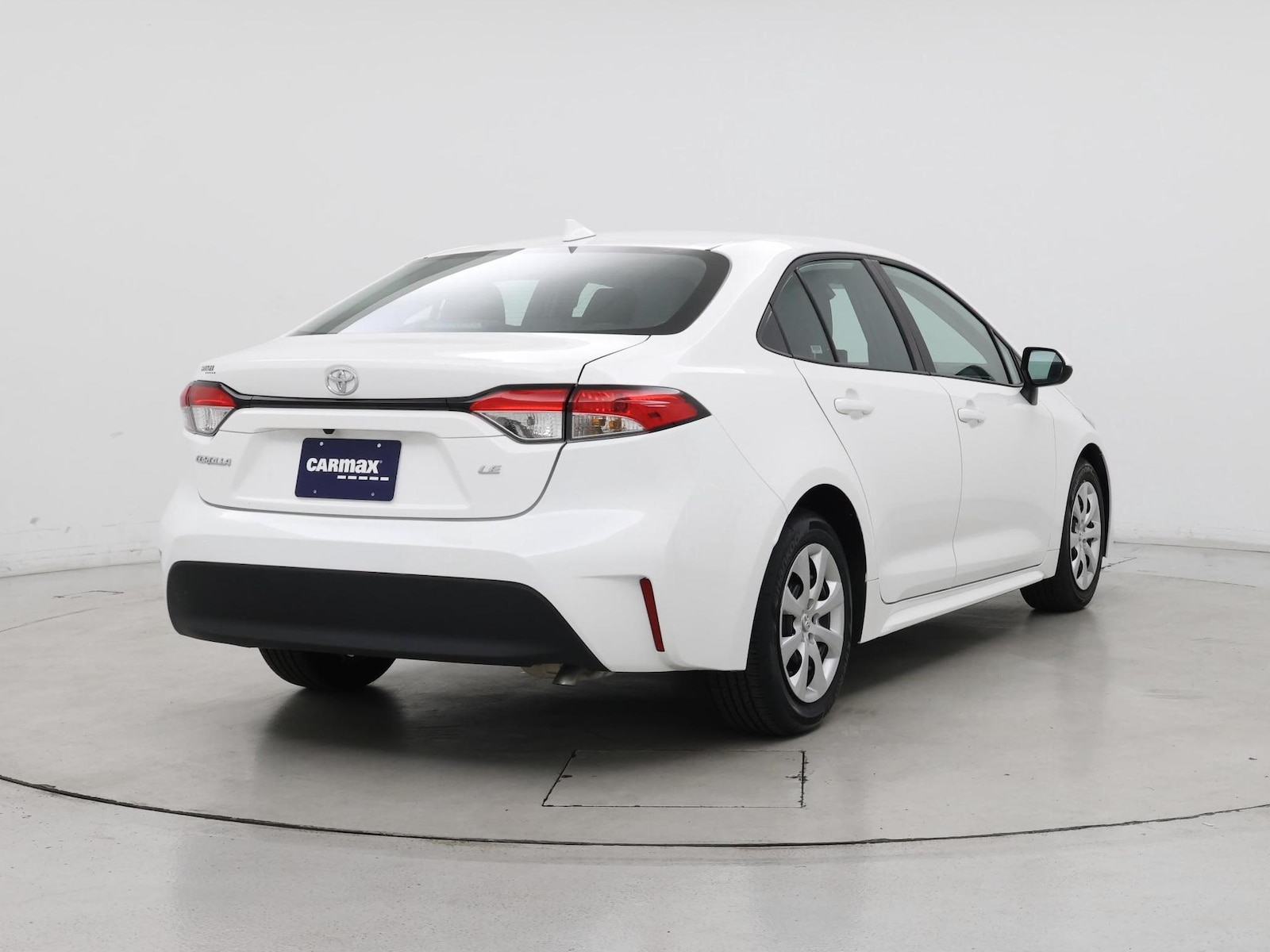 2026 Toyota Corolla LE - Photo 9