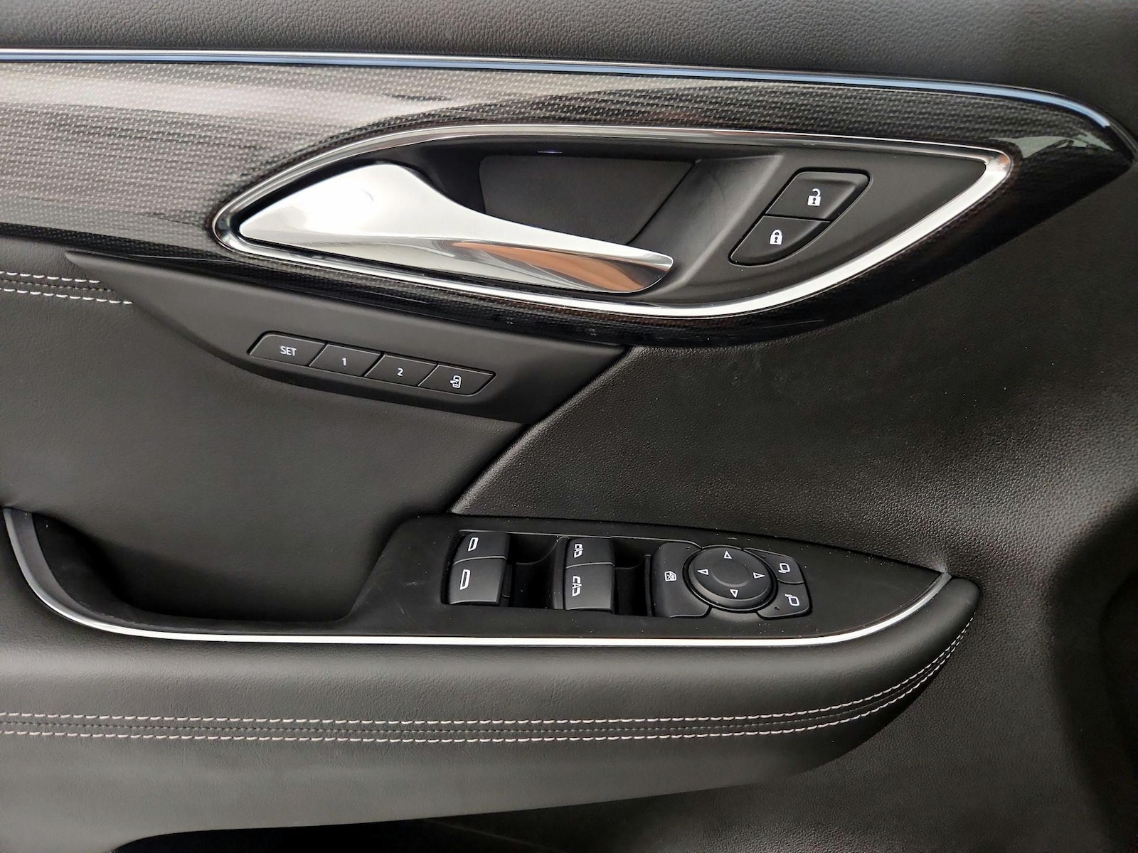 2023 Buick Envision Essence - Photo 13