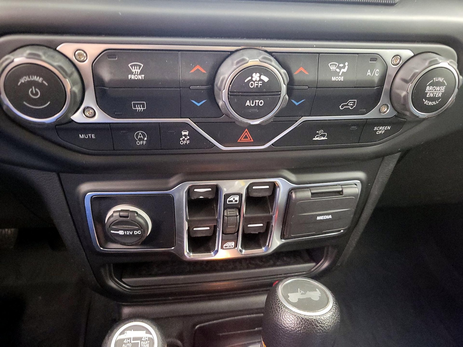 2022 Jeep Wrangler Unlimited Sahara - Photo 18
