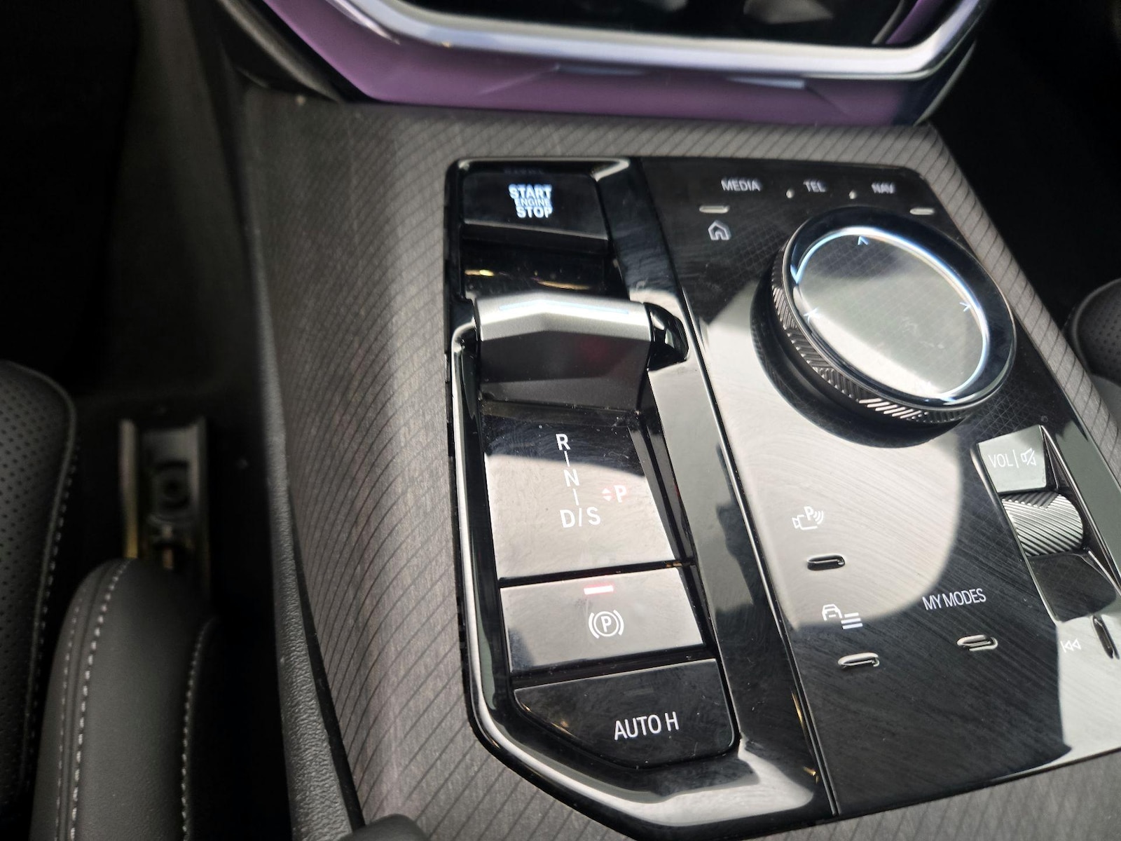 2026 BMW X3 30 - Photo 17