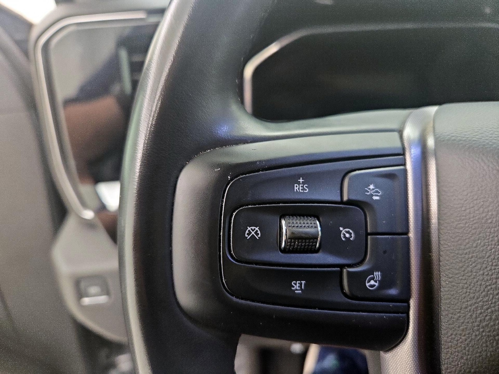 2025 GMC Sierra 1500 SLT - Photo 14