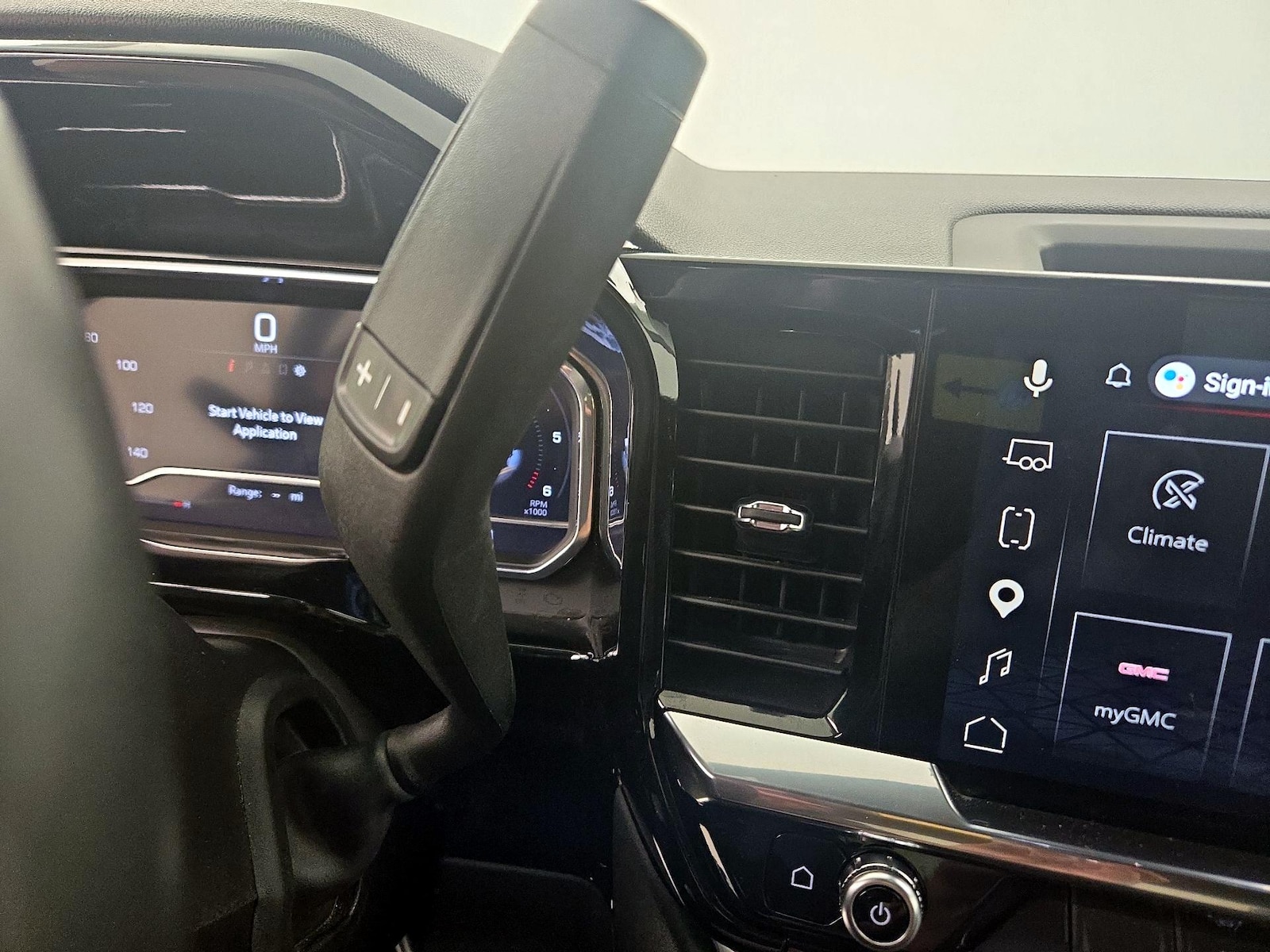 2025 GMC Sierra 1500 SLT - Photo 18