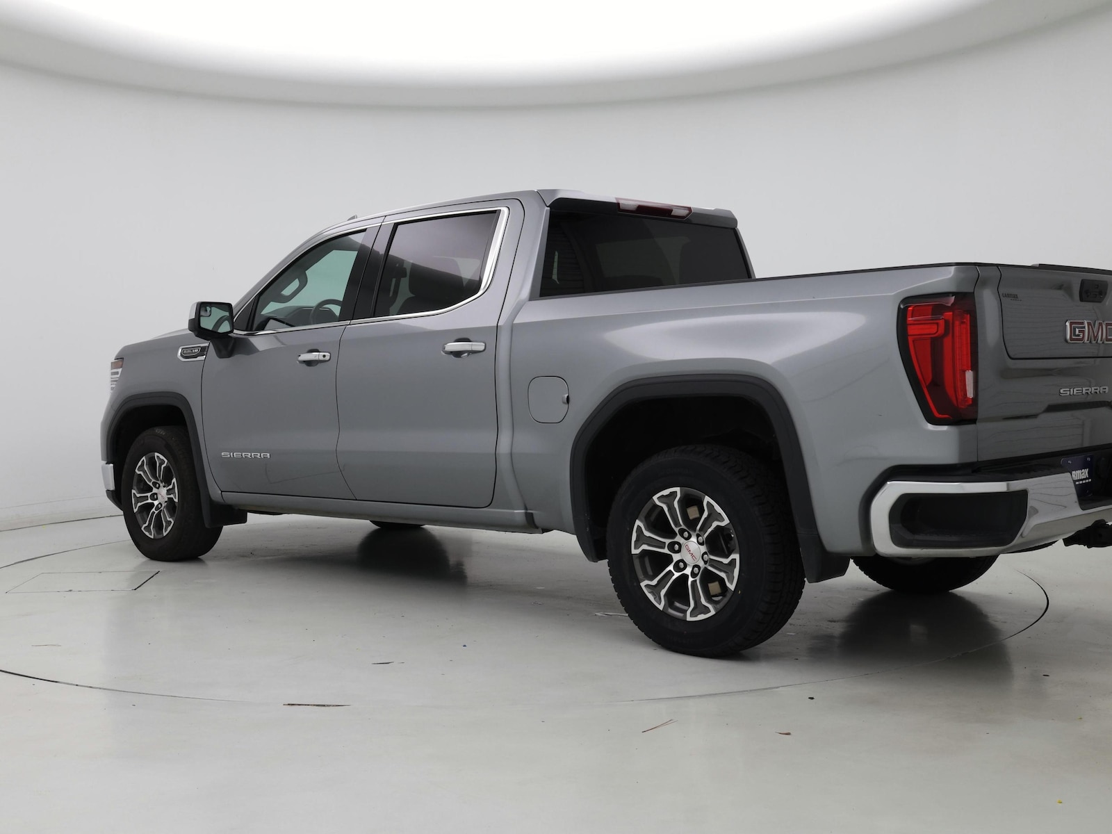 2025 GMC Sierra 1500 SLT - Photo 3