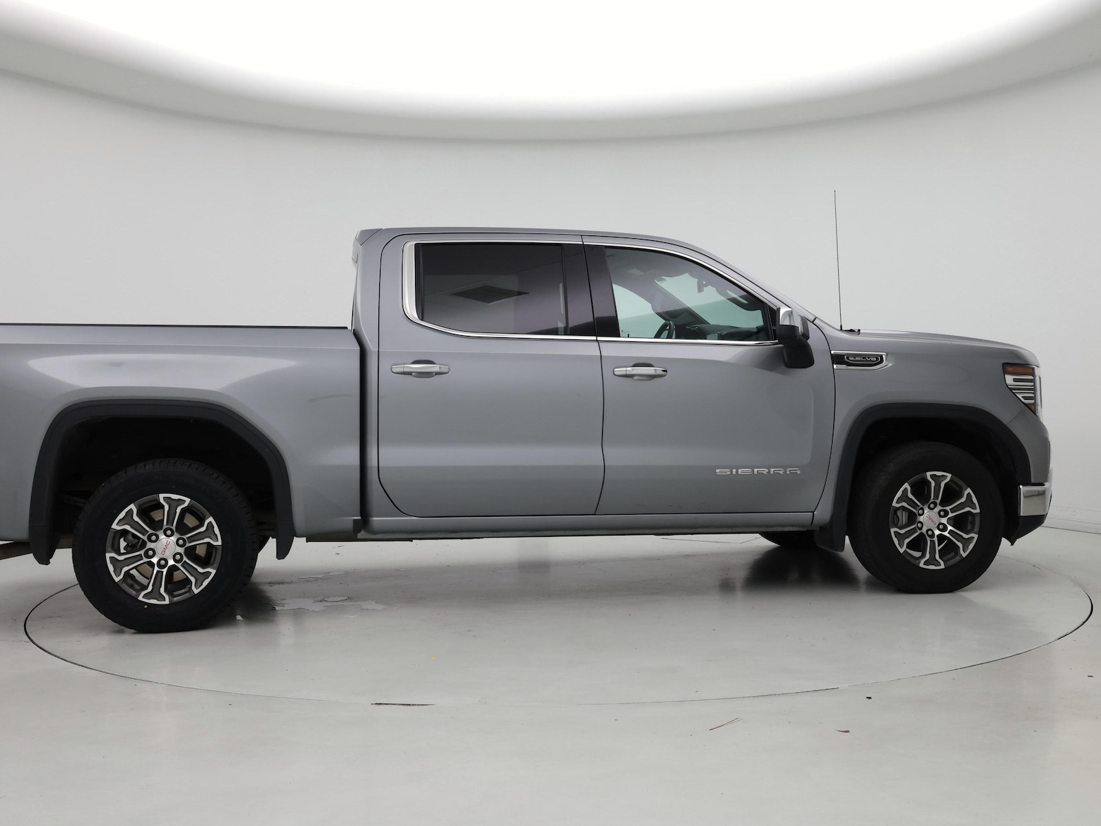 2025 GMC Sierra 1500 SLT - Photo 8