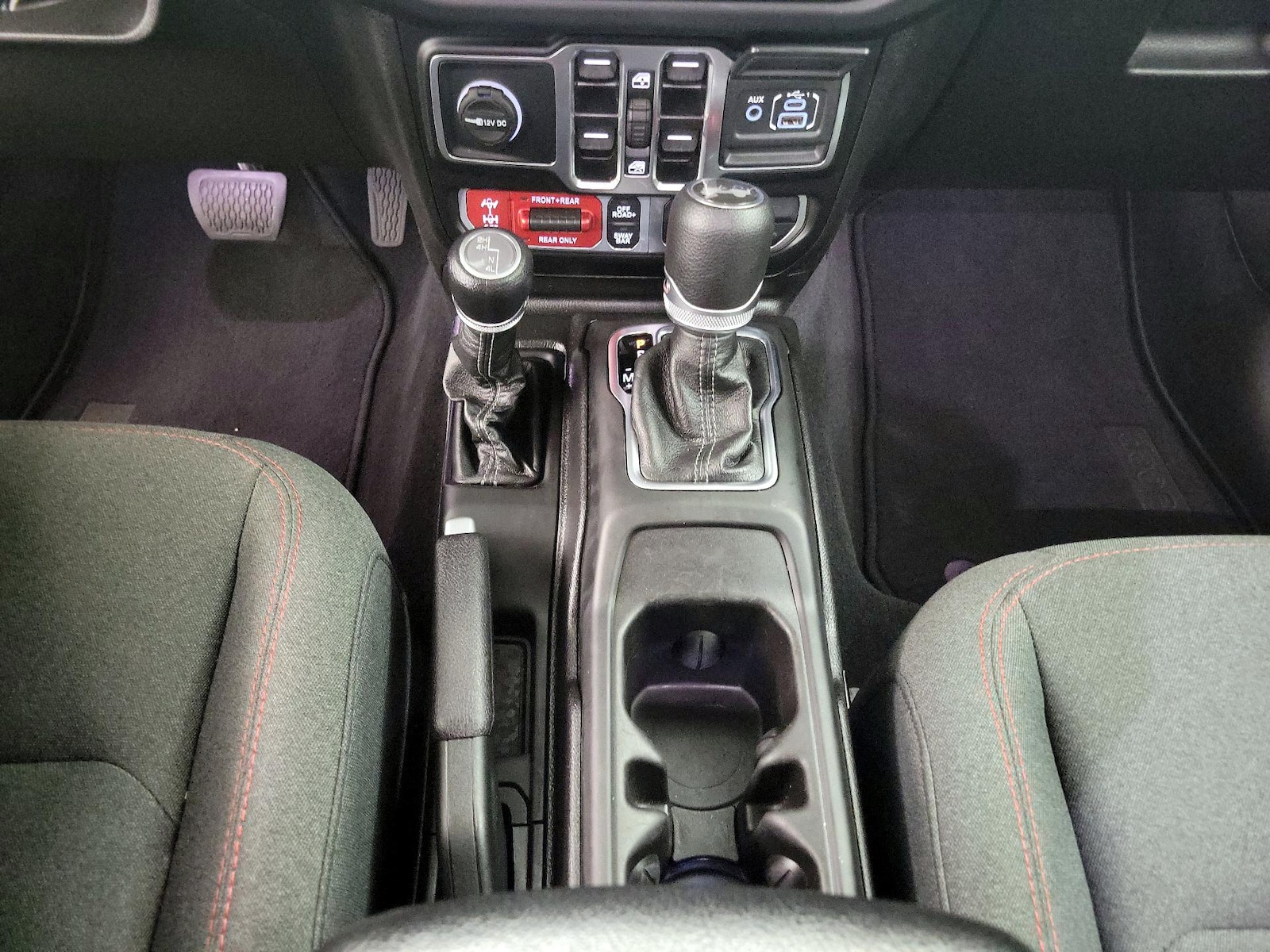 2025 Jeep Wrangler 4-Door Rubicon - Photo 19