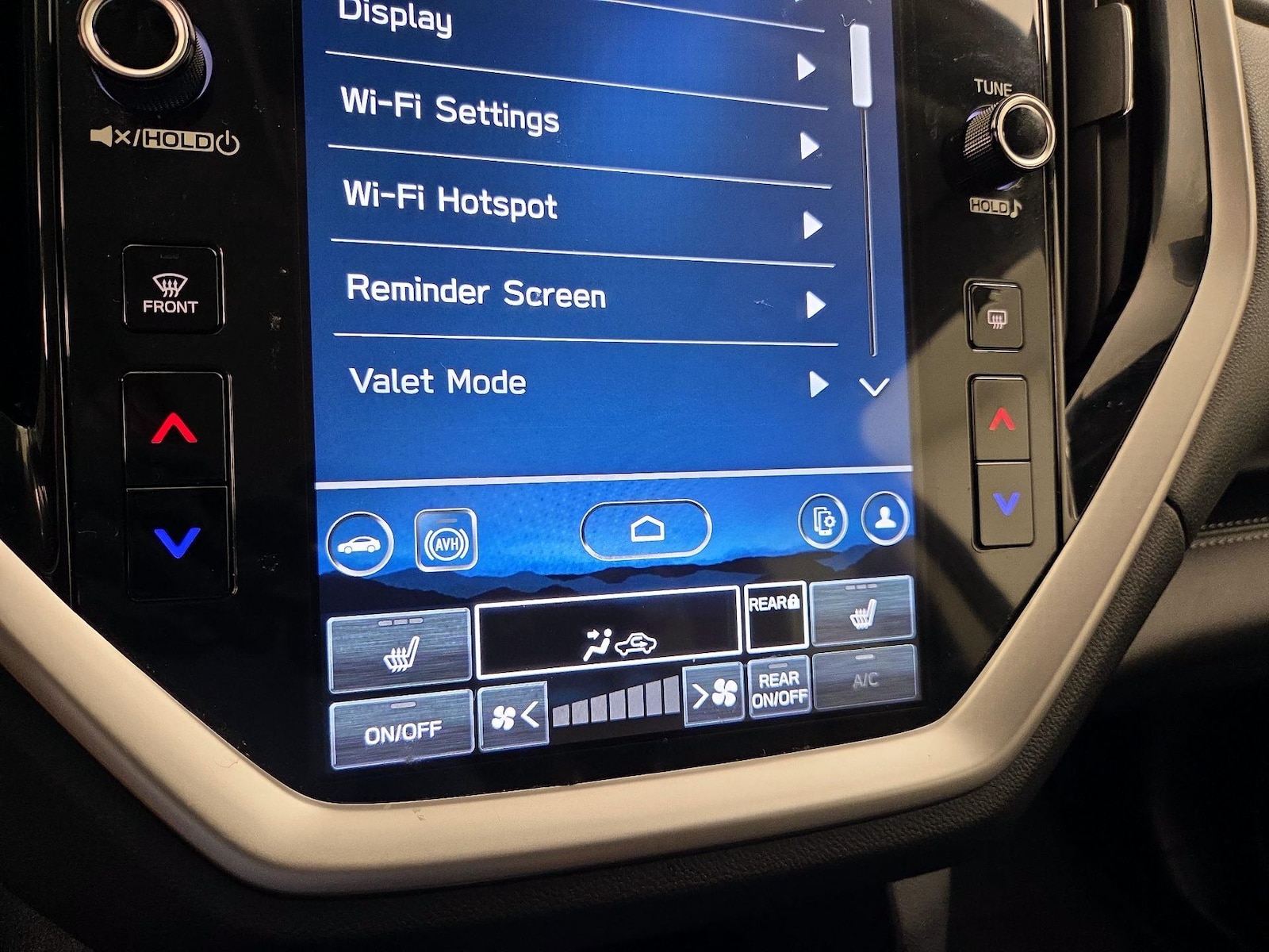 2024 Subaru Ascent Limited - Photo 18