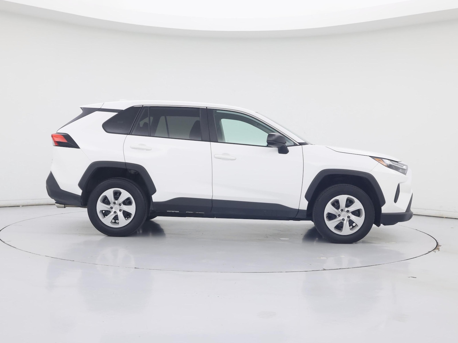 2025 Toyota RAV4 LE - Photo 8