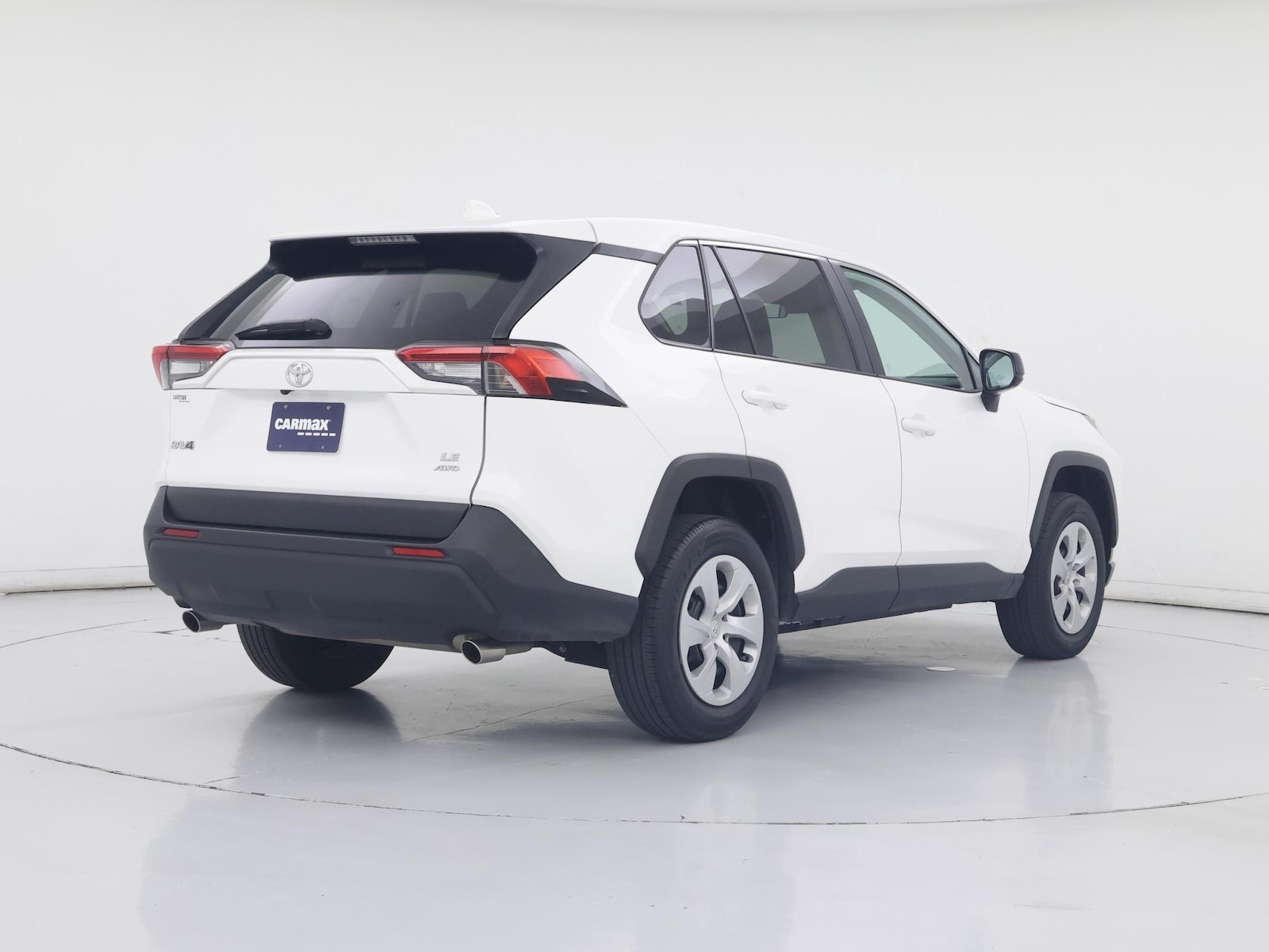 2025 Toyota RAV4 LE - Photo 9