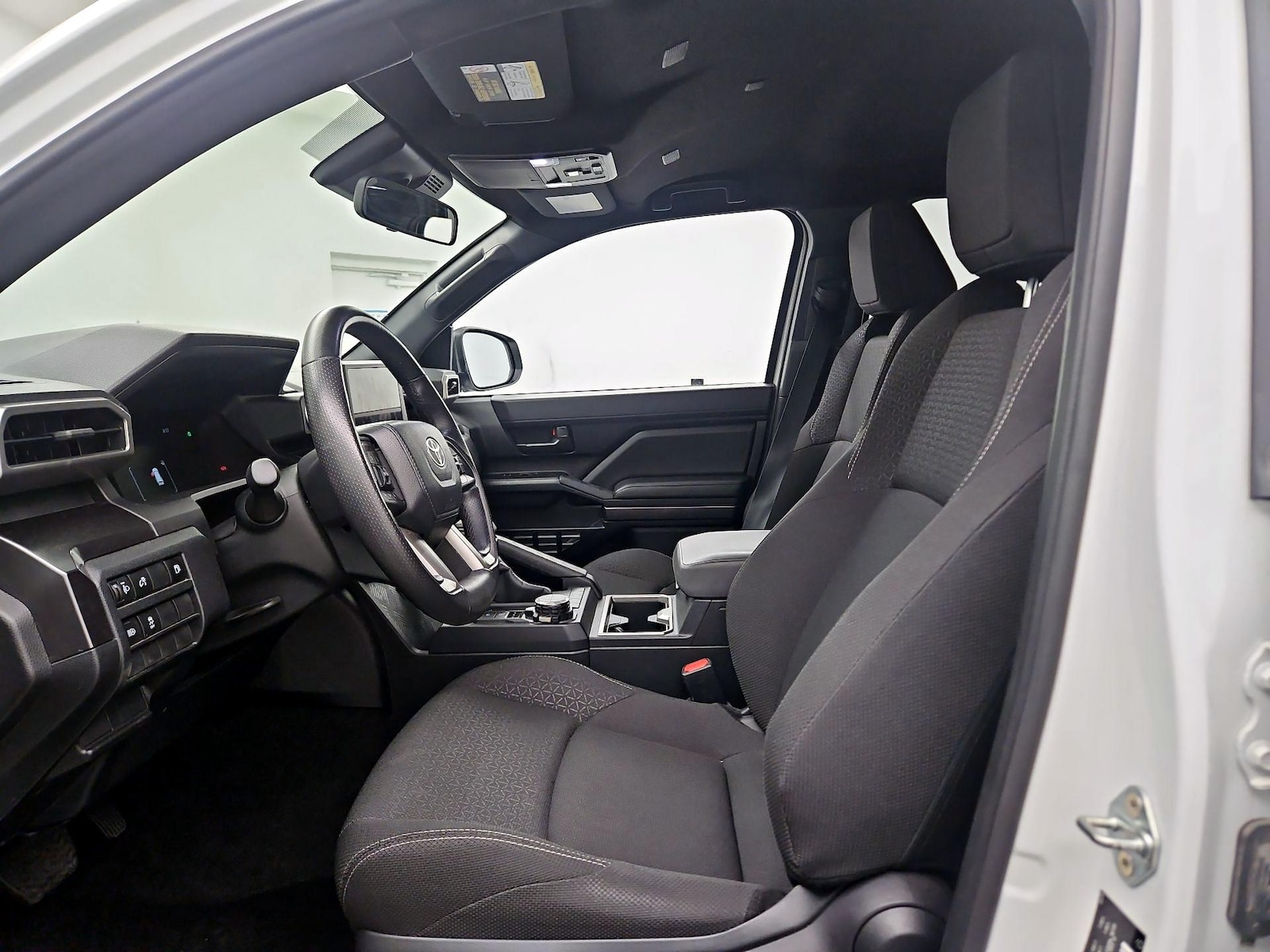 2025 Toyota 4Runner SR5 - Photo 10