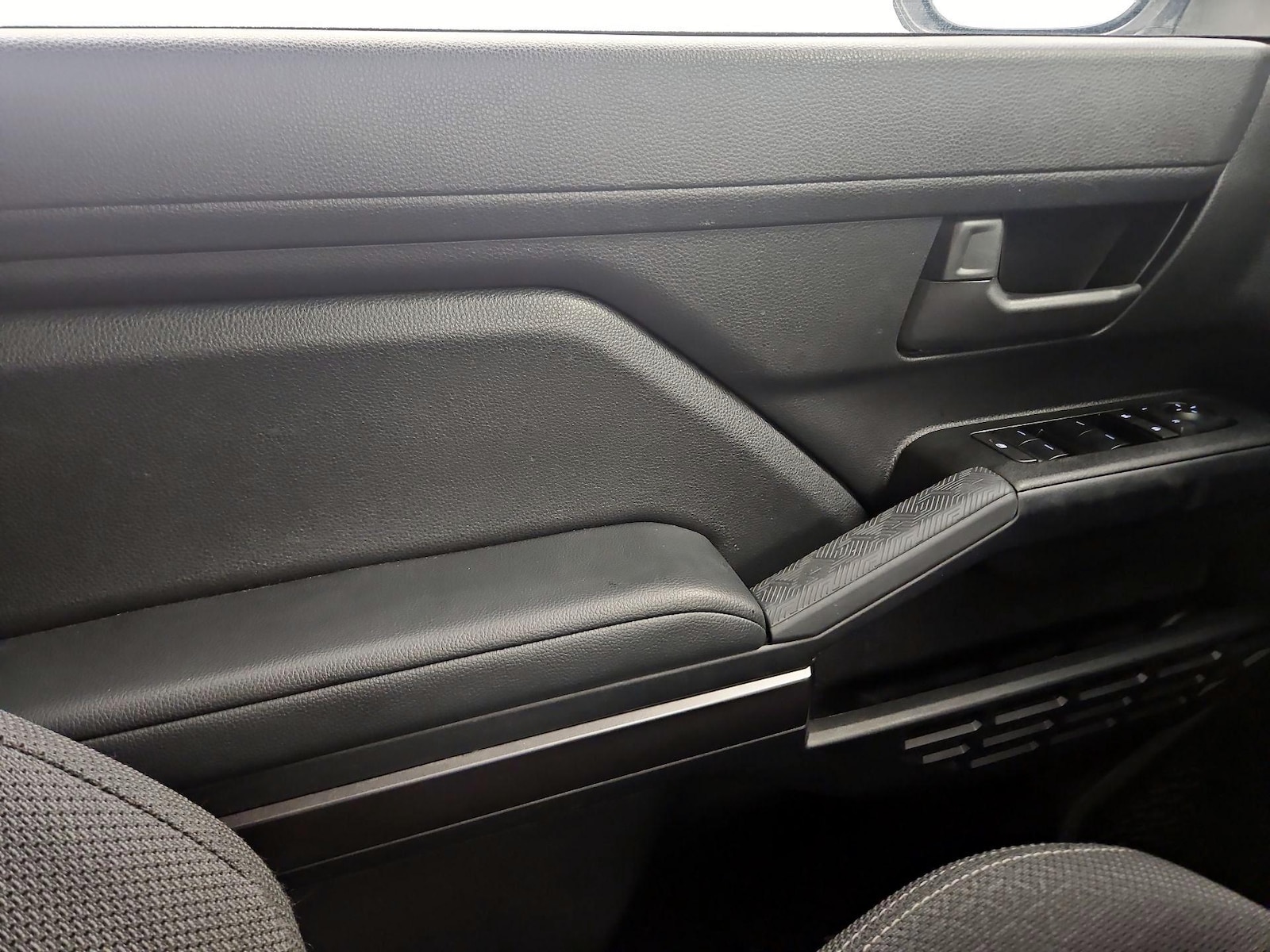 2025 Toyota 4Runner SR5 - Photo 11