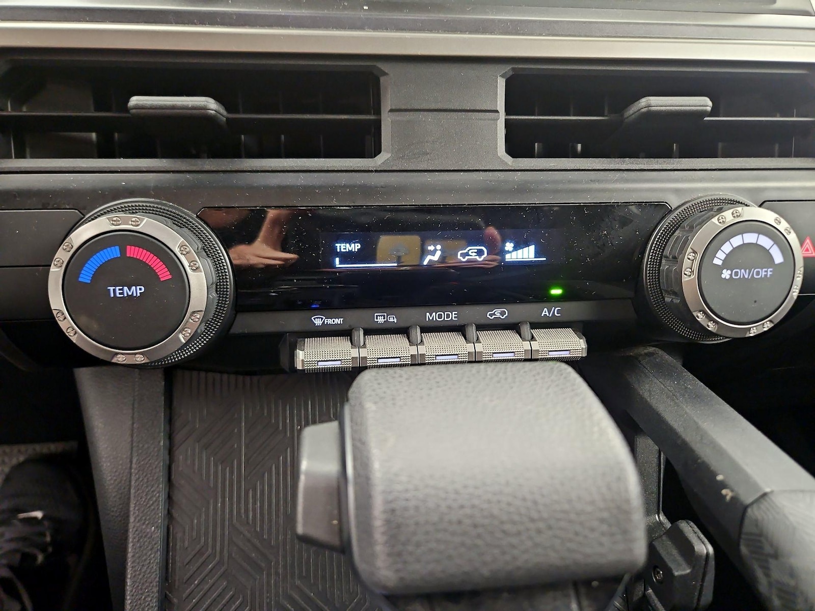 2025 Toyota 4Runner SR5 - Photo 15