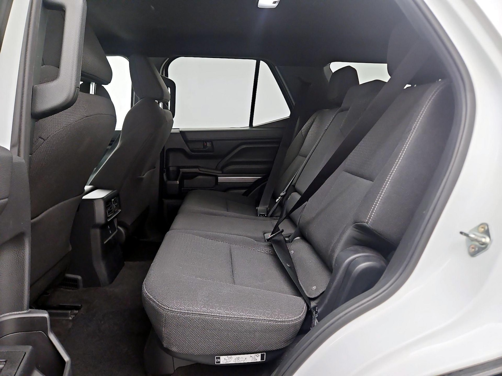 2025 Toyota 4Runner SR5 - Photo 18