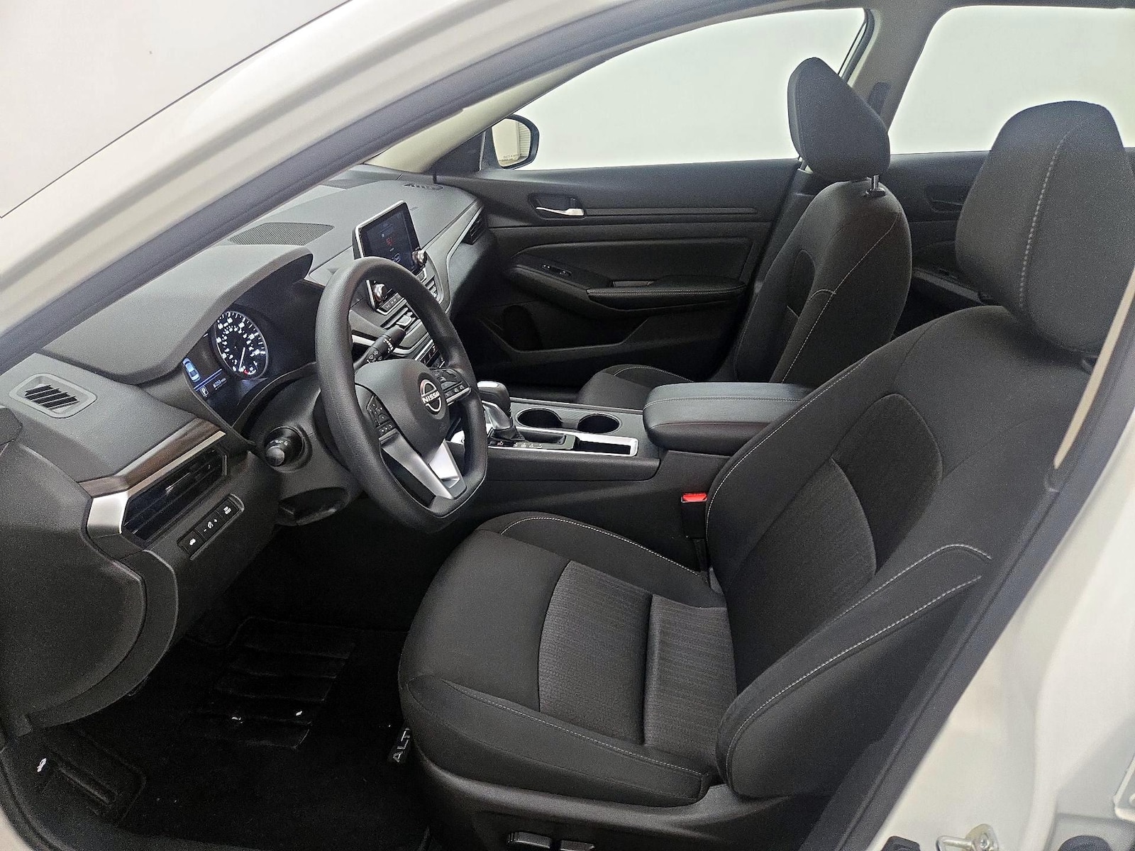 2025 Nissan Altima SV - Photo 12