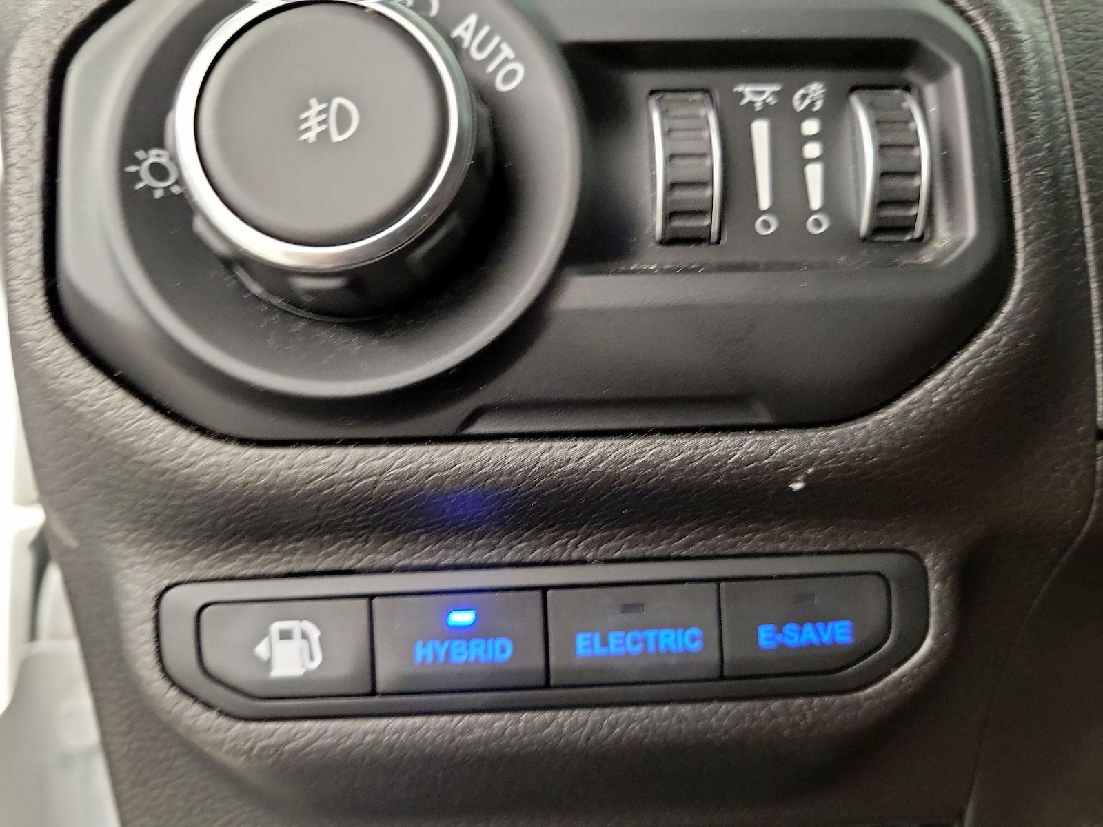 2022 Jeep Wrangler Unlimited Sahara 4XE - Photo 14