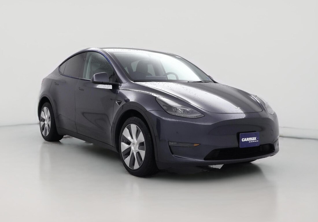 2024 Tesla Model Y Long Range All-Wheel Drive in Black — CarMax photo
