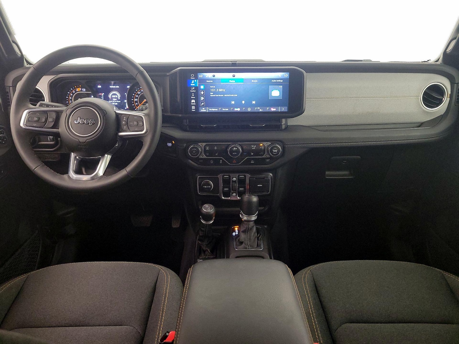 2025 Jeep Wrangler 4-Door Sahara - Photo 10