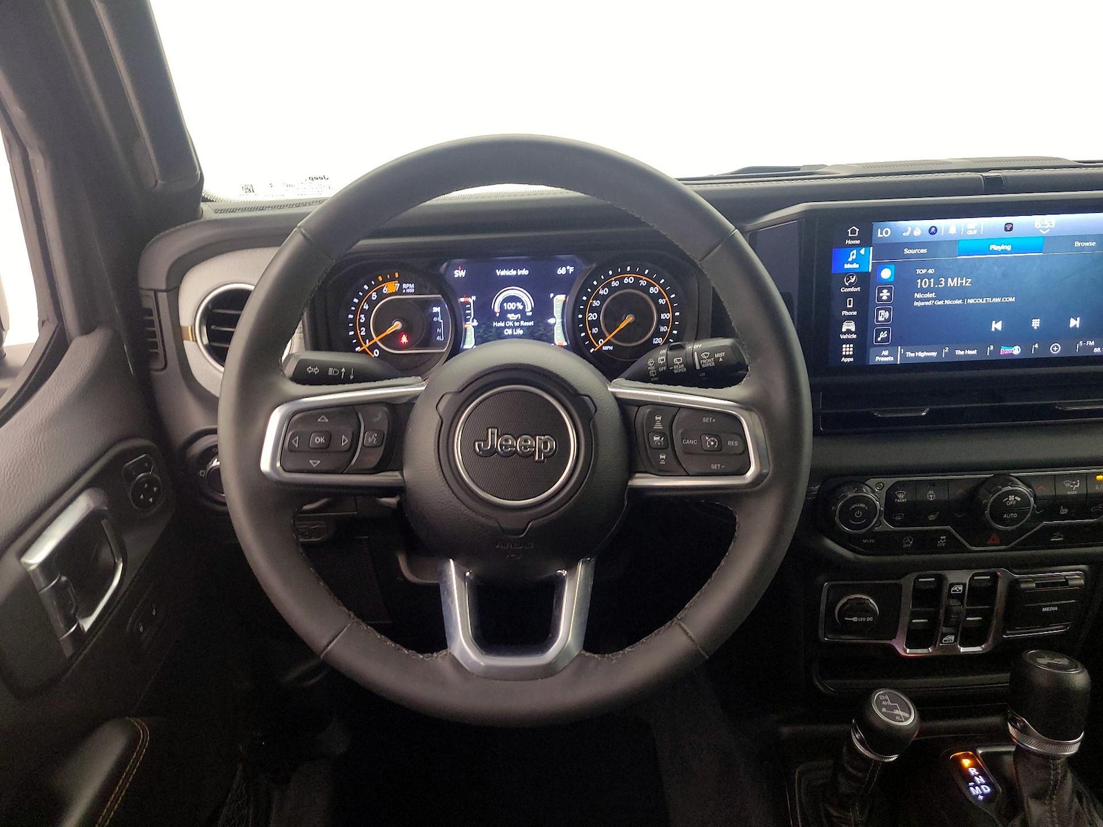 2025 Jeep Wrangler 4-Door Sahara - Photo 11