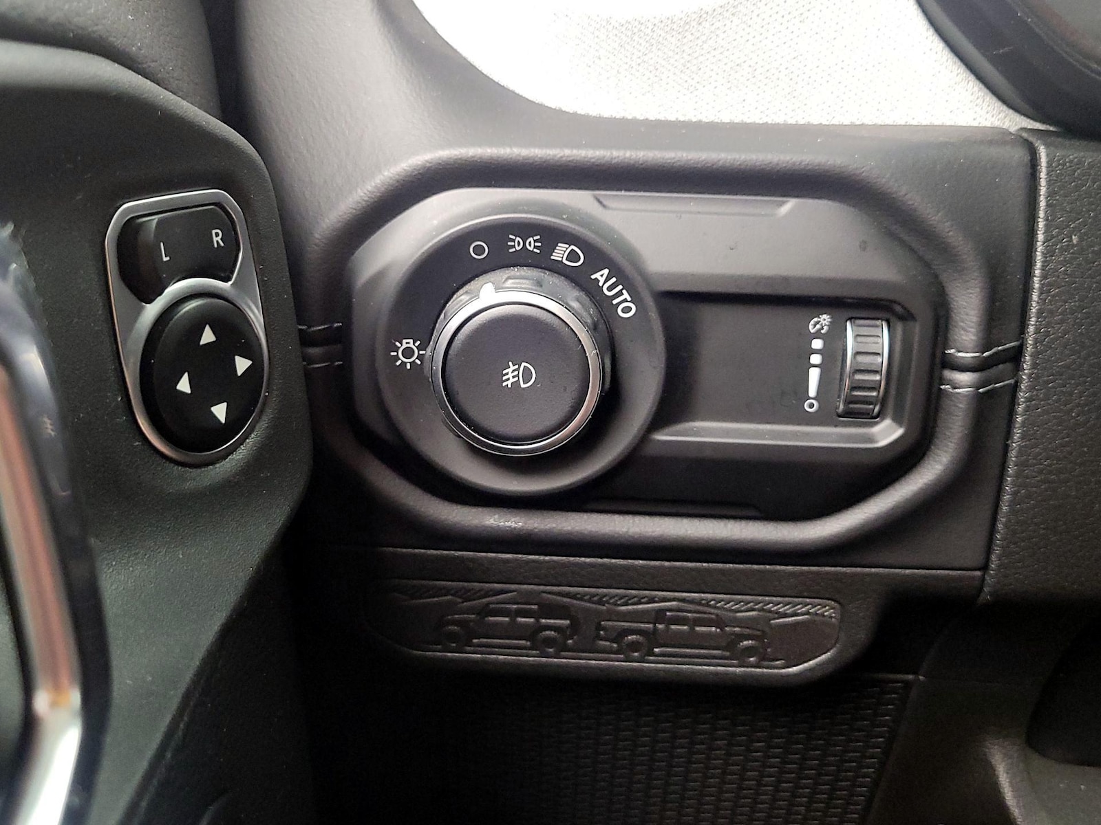 2025 Jeep Wrangler 4-Door Sahara - Photo 14