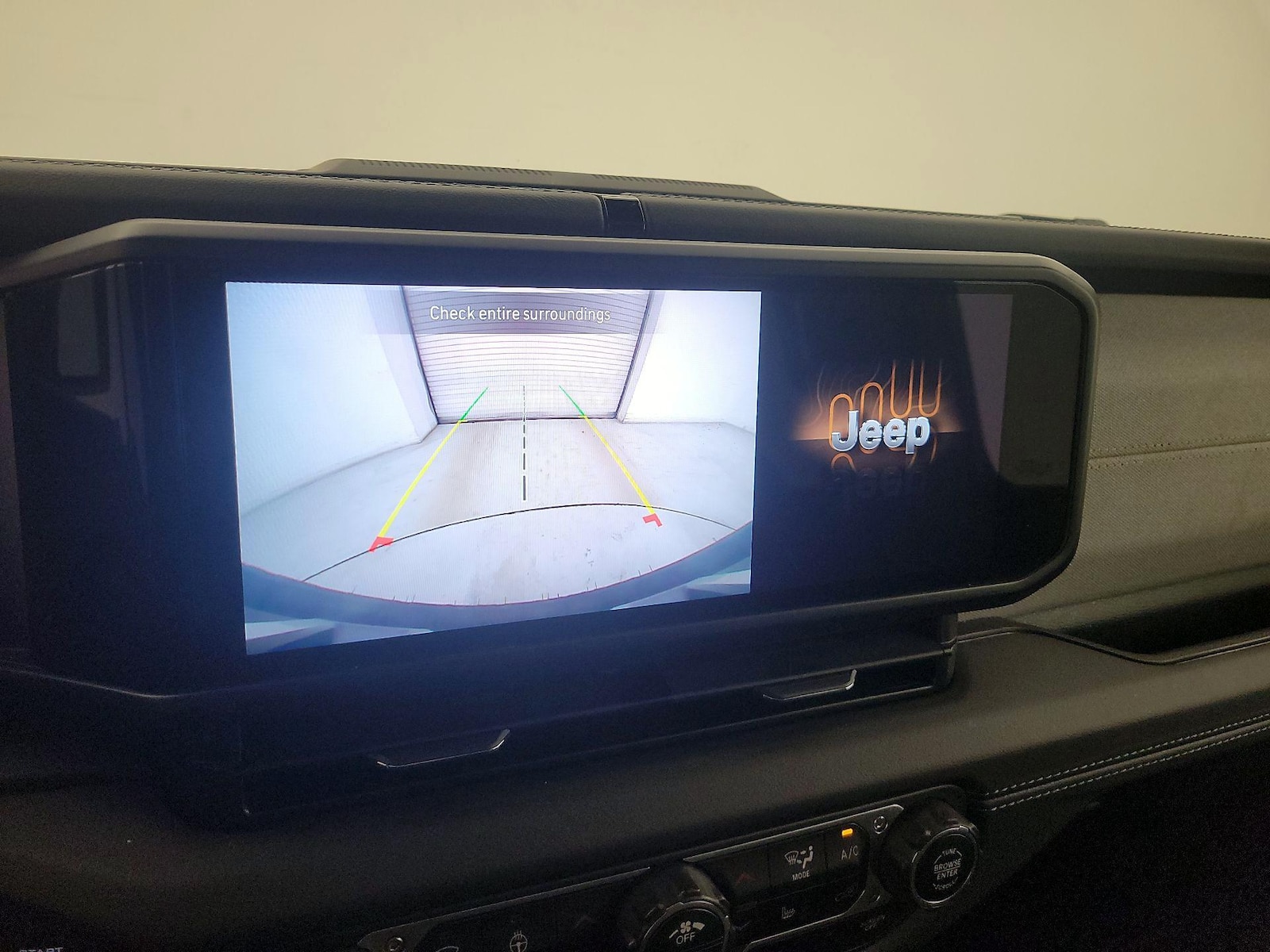 2025 Jeep Wrangler 4-Door Sahara - Photo 15
