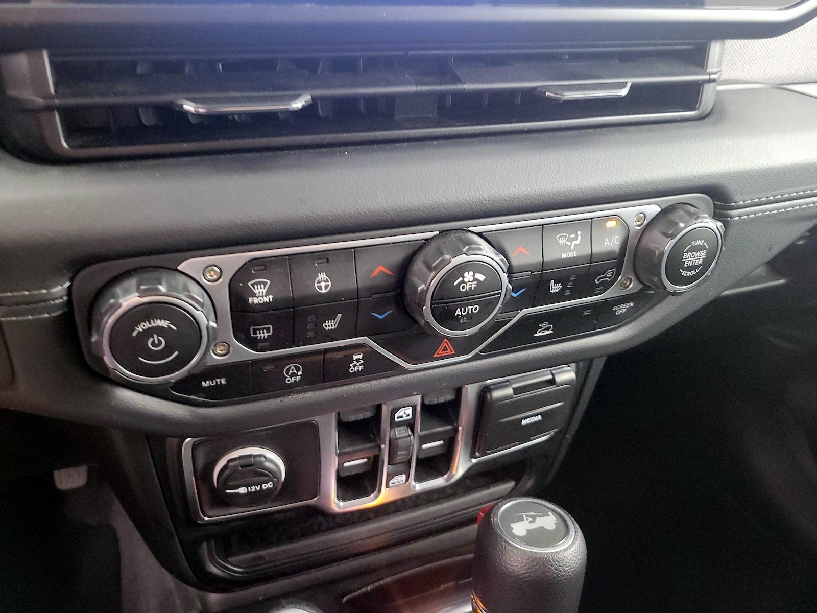 2025 Jeep Wrangler 4-Door Sahara - Photo 17