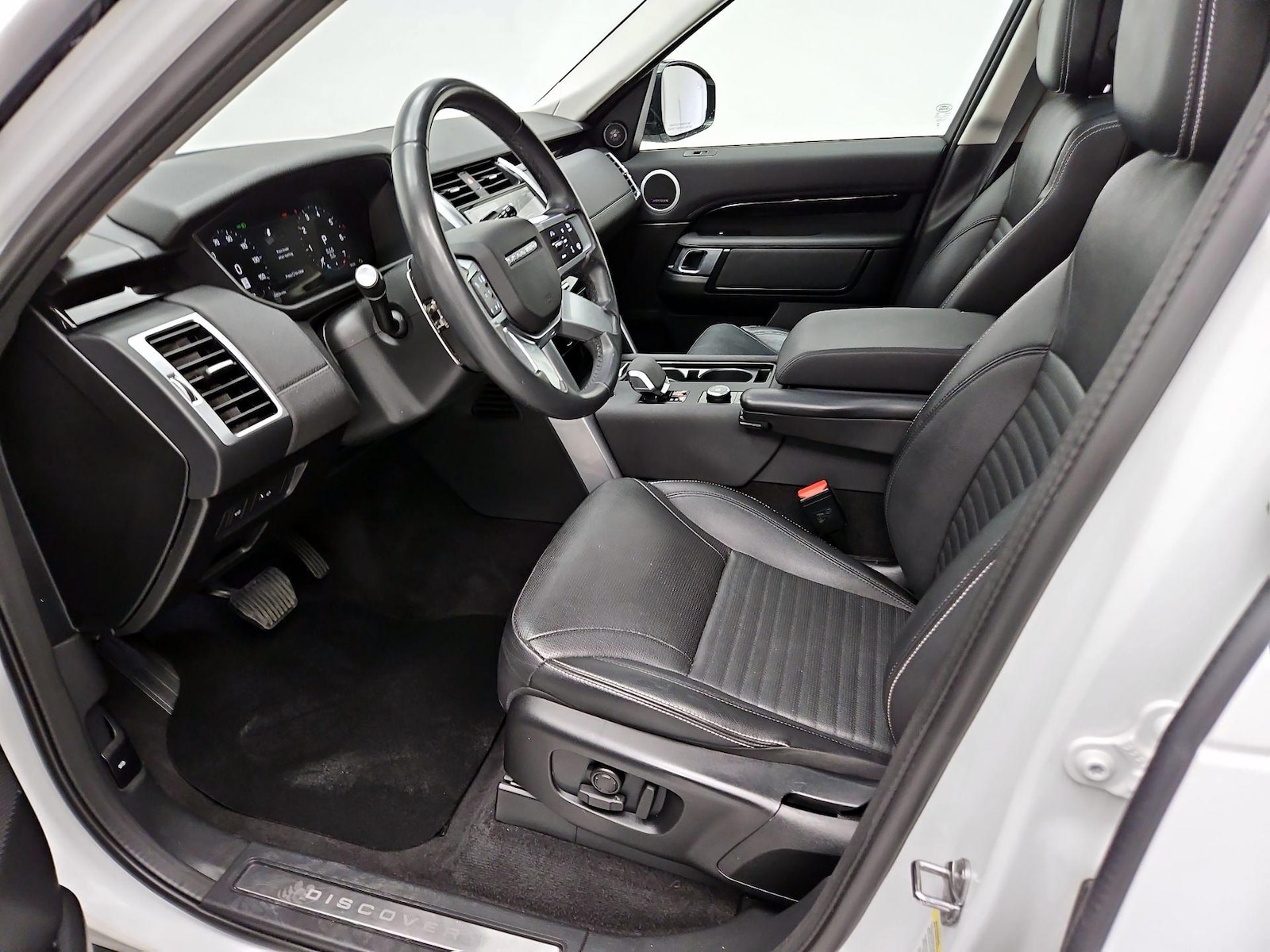 2024 Land Rover Discovery S - Photo 12
