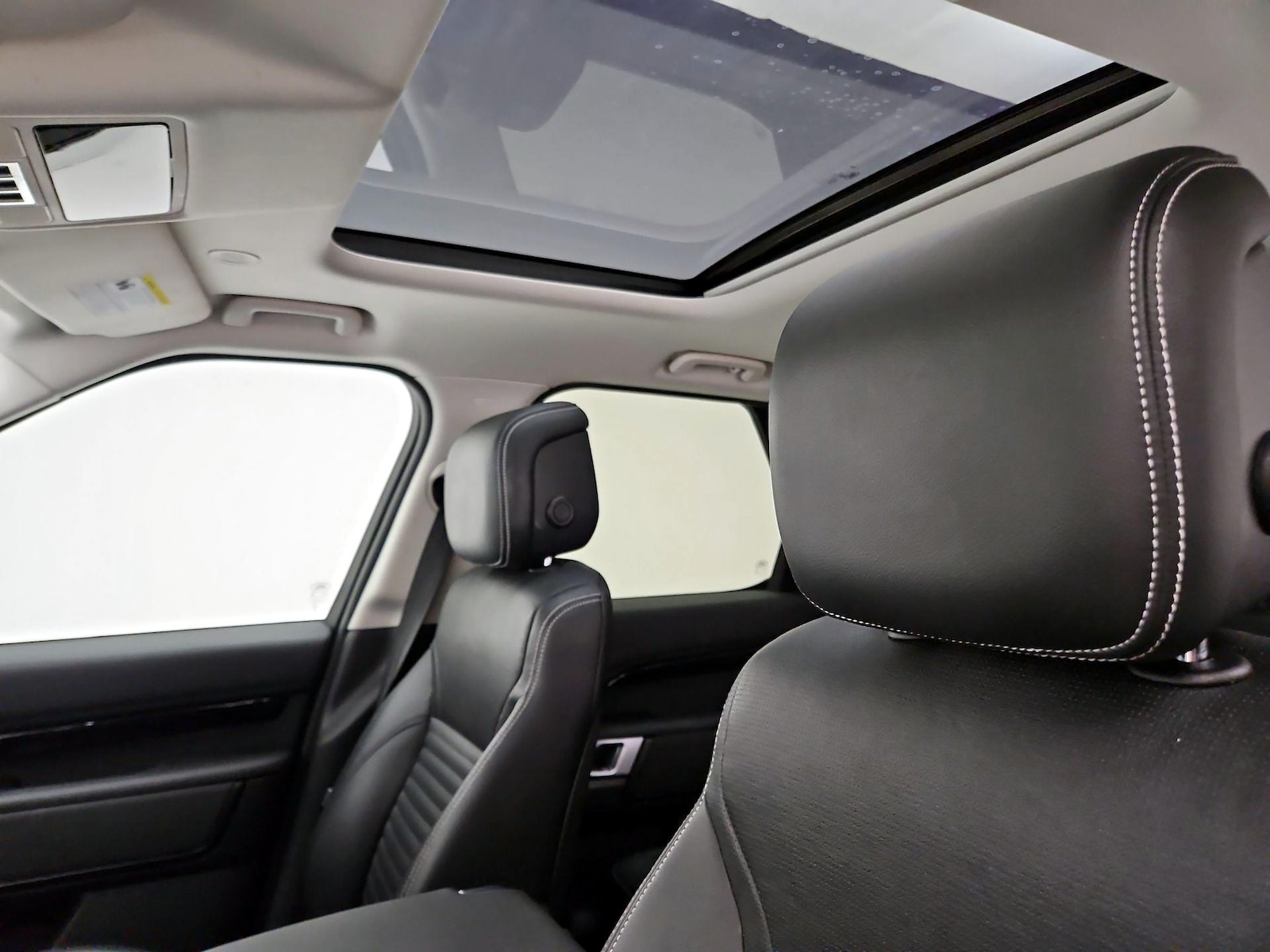 2024 Land Rover Discovery S - Photo 21