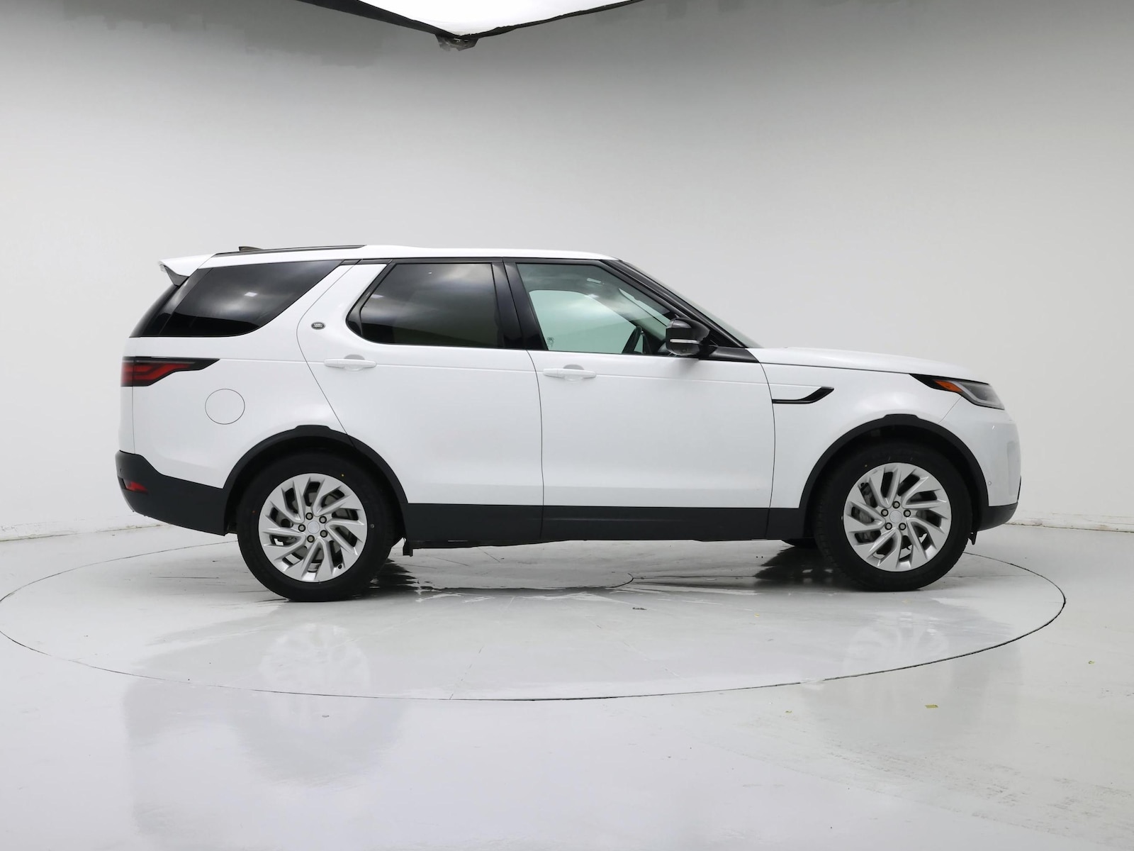 2024 Land Rover Discovery S - Photo 8