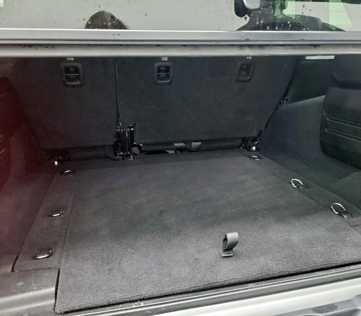 Trunk/Cargo (Seats Up)