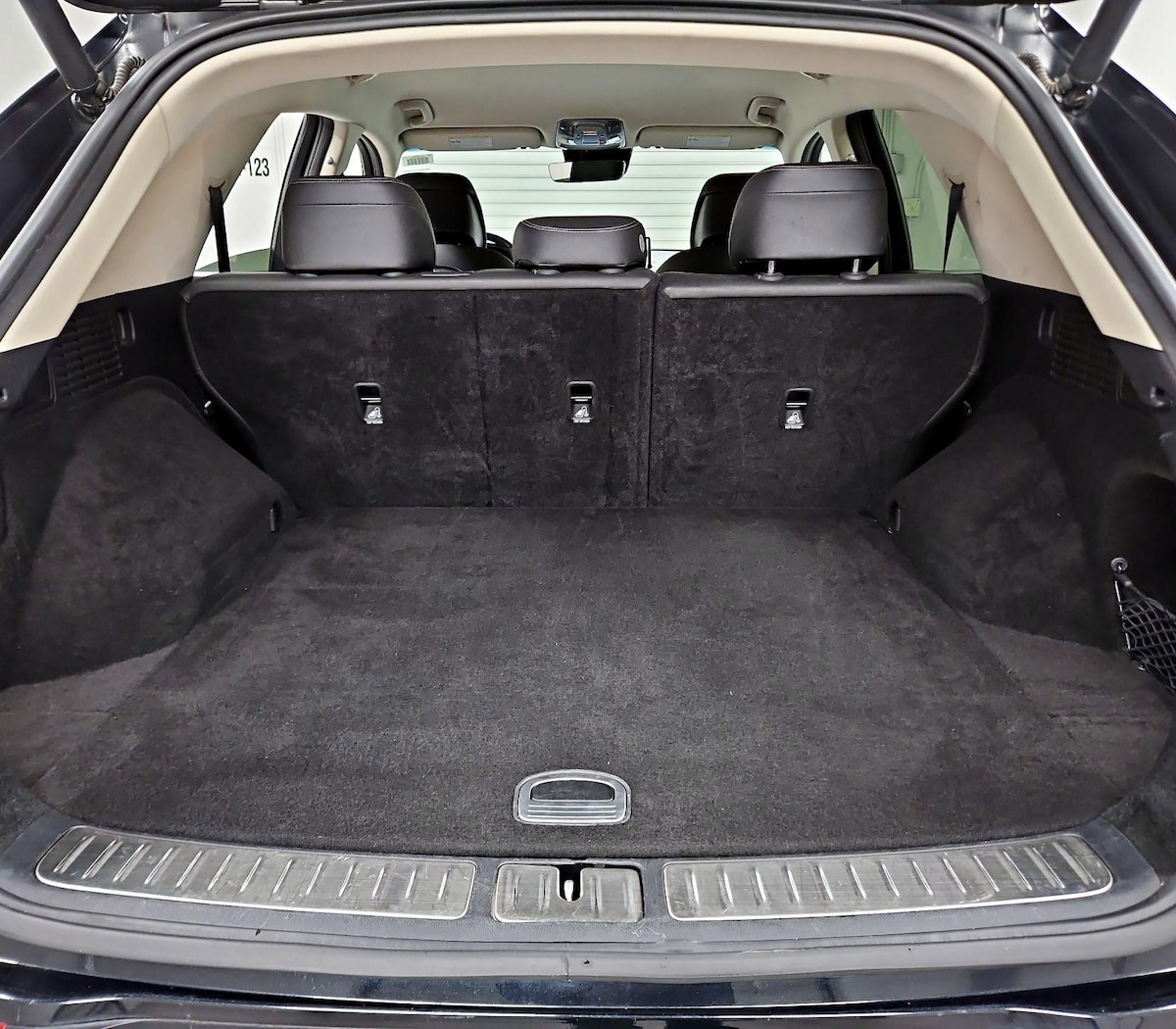 Trunk/Cargo (Seats Up)