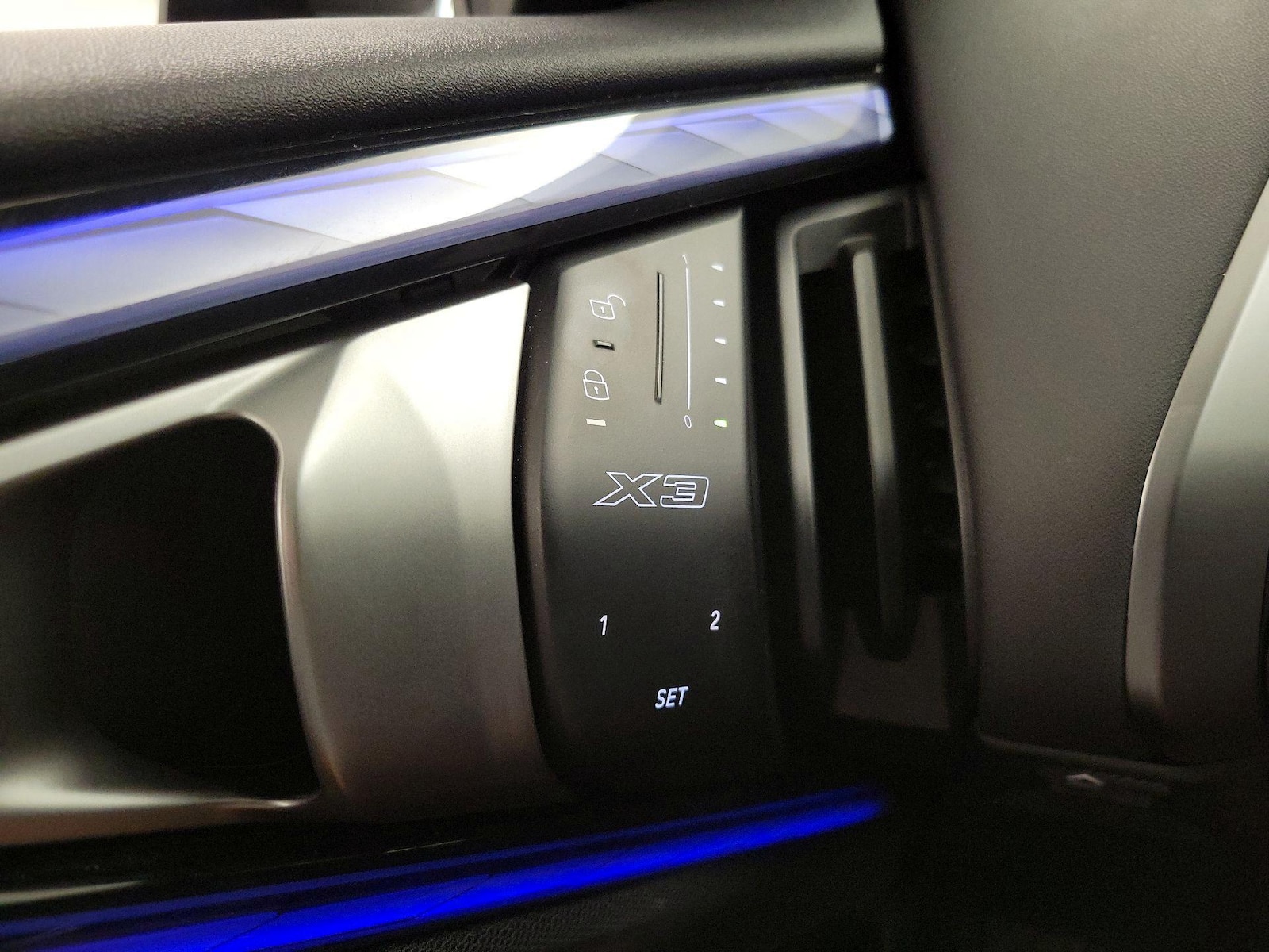 2026 BMW X3 30 - Photo 14