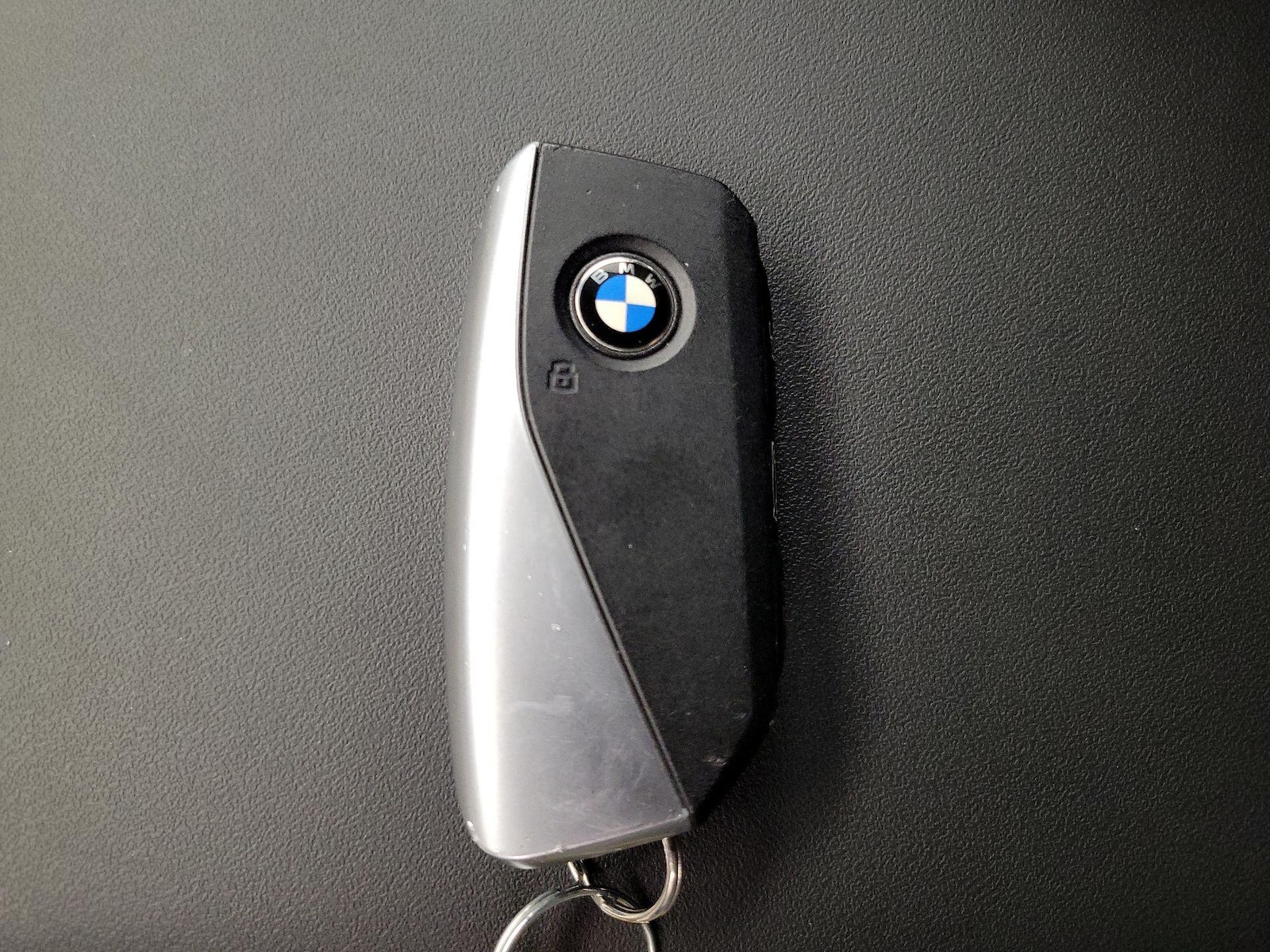 2026 BMW X3 30 - Photo 24