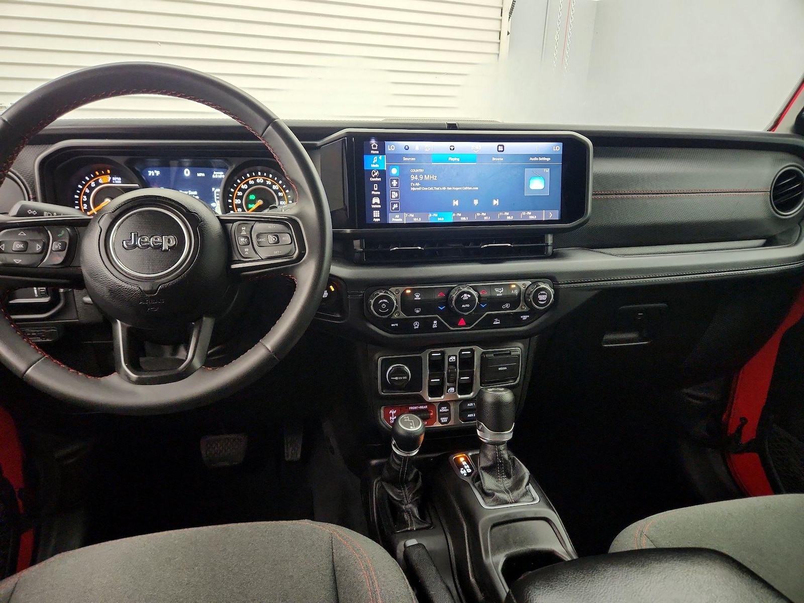 2025 Jeep Wrangler 4-Door Rubicon - Photo 10