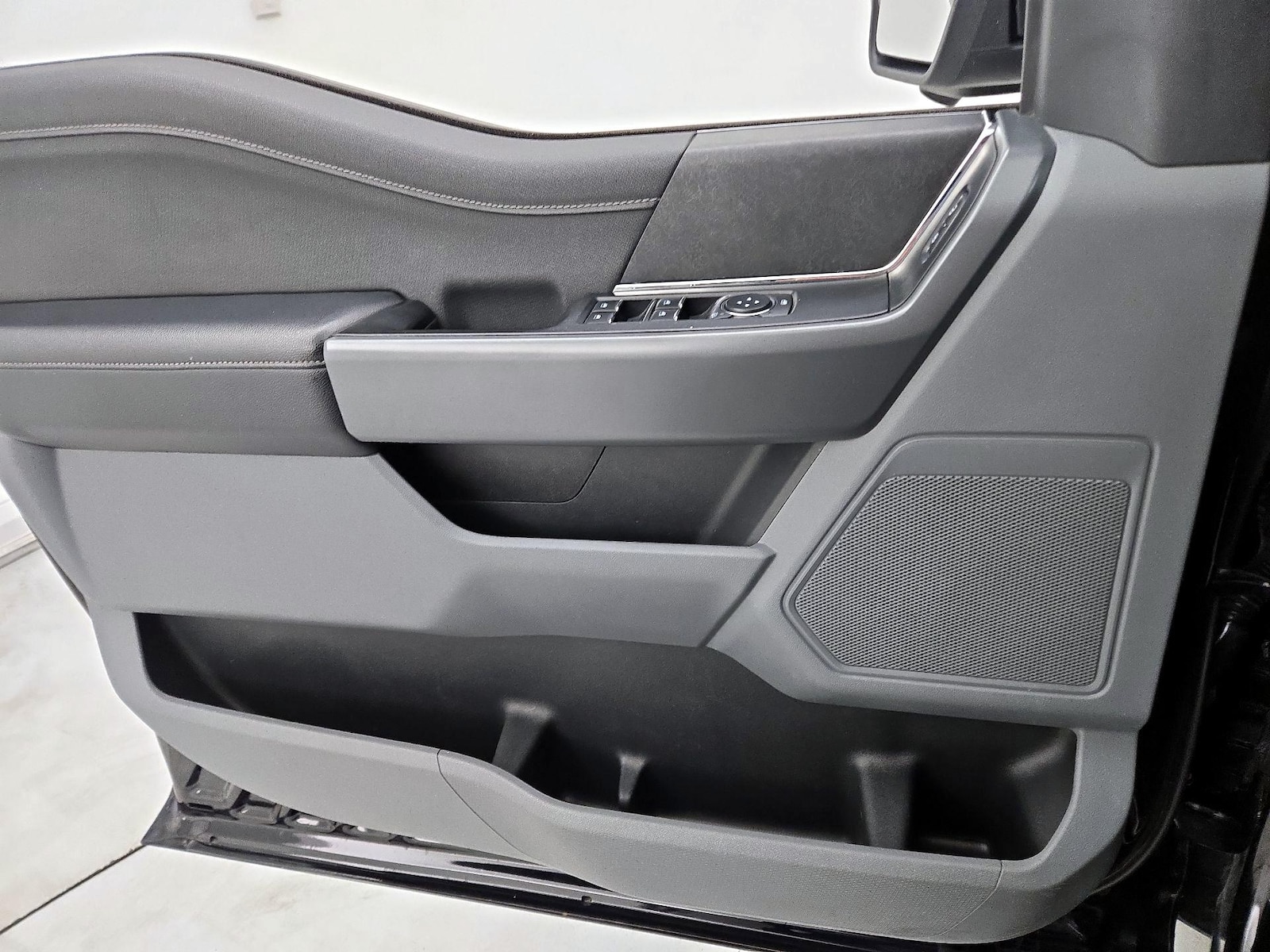 2024 Ford F-150 XLT - Photo 13