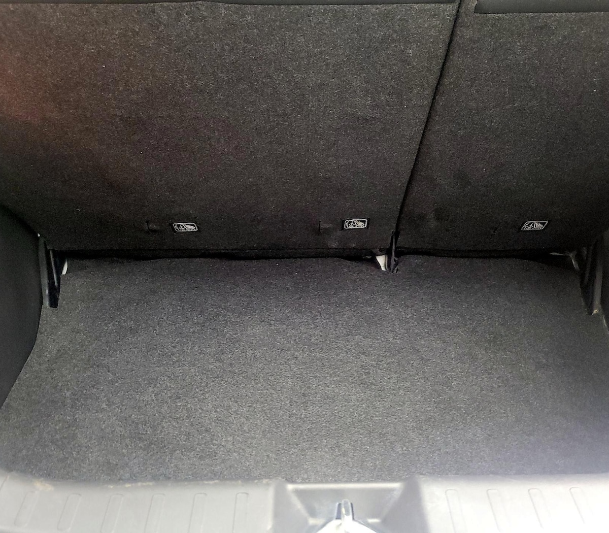 Trunk/Cargo (Seats Up)