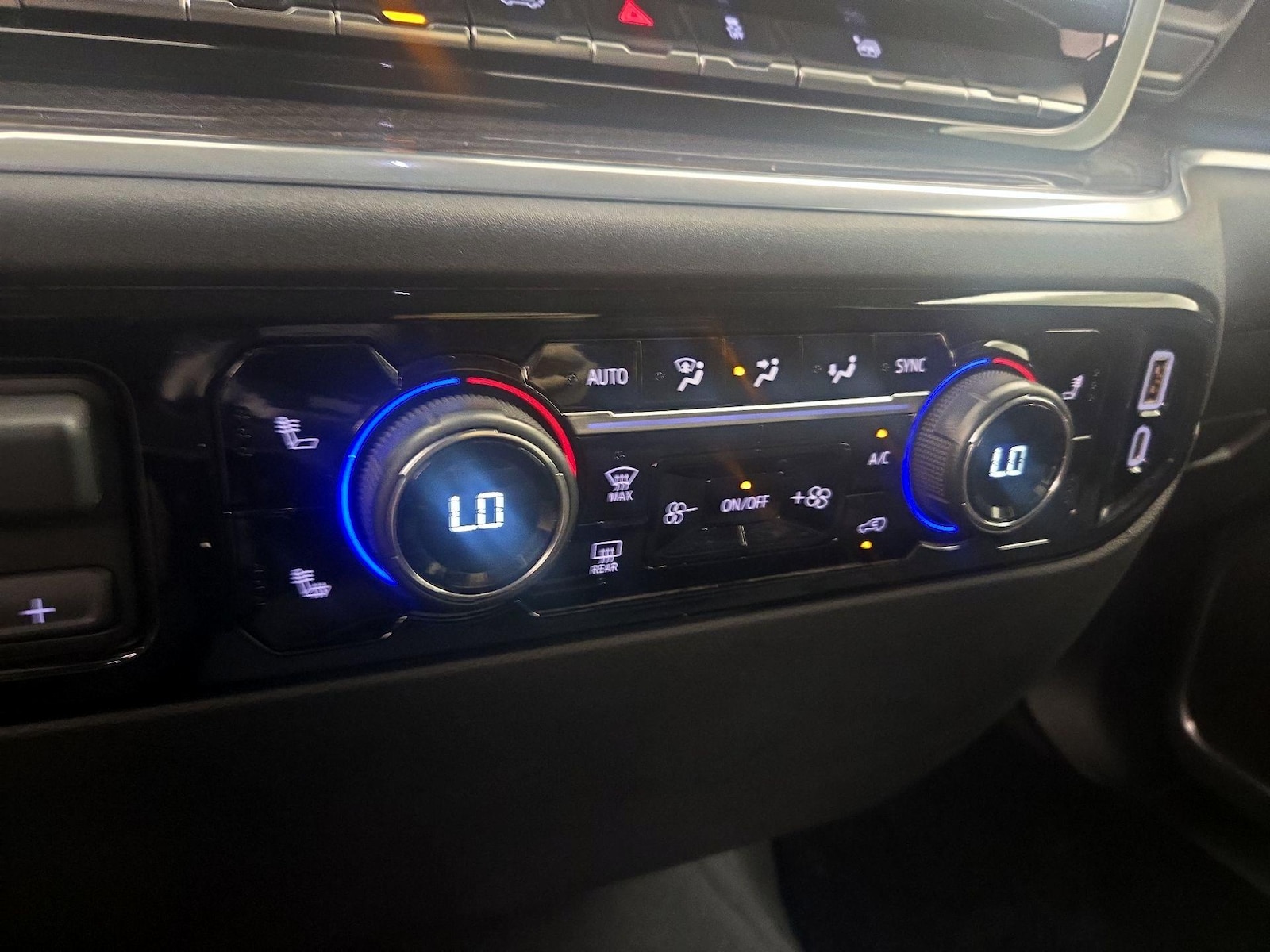 2026 Chevrolet Silverado 1500 RST - Photo 18