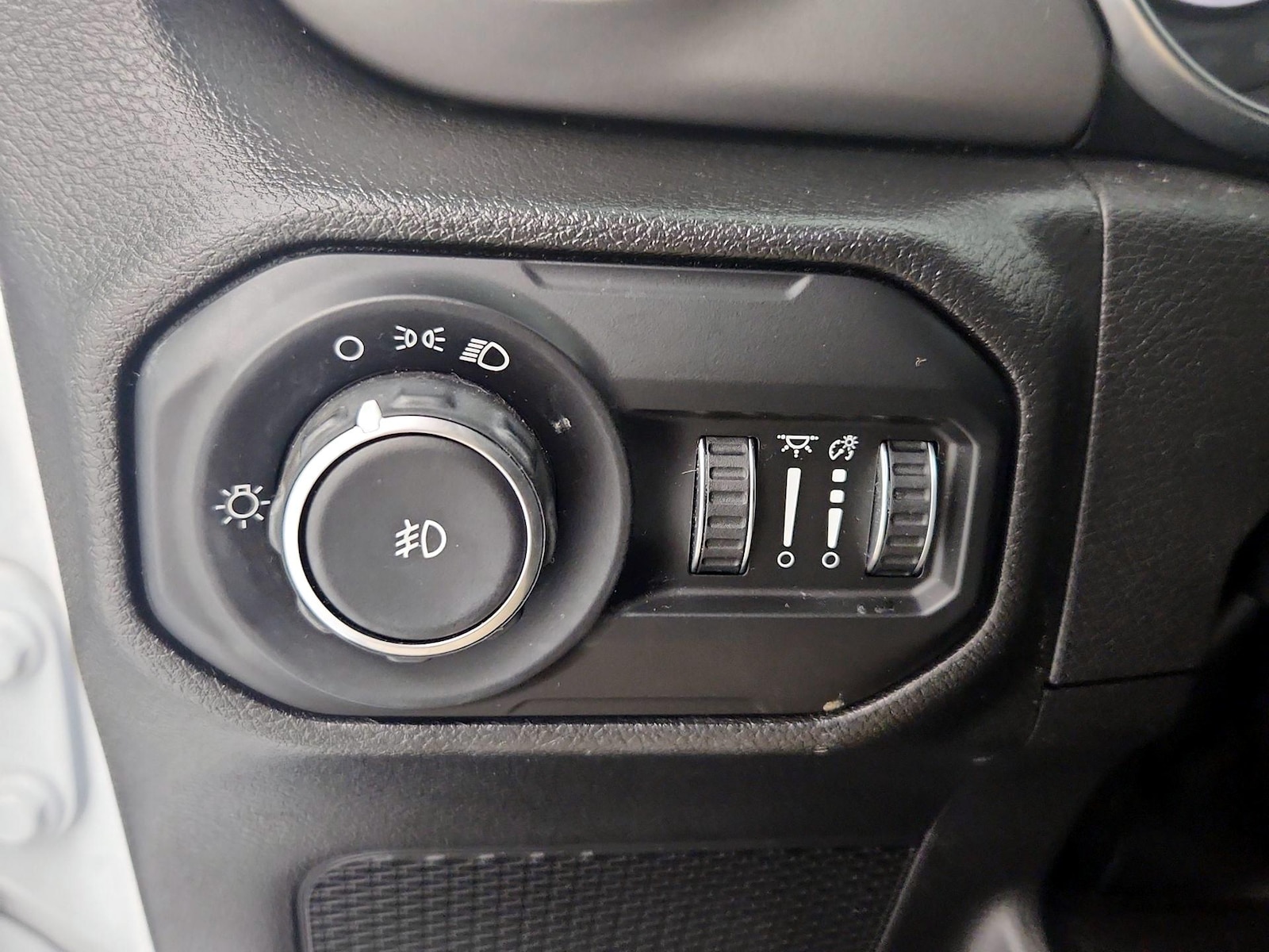 2022 Jeep Wrangler Sport - Photo 14