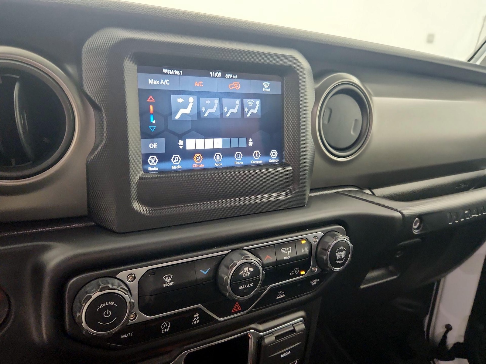 2022 Jeep Wrangler Sport - Photo 17