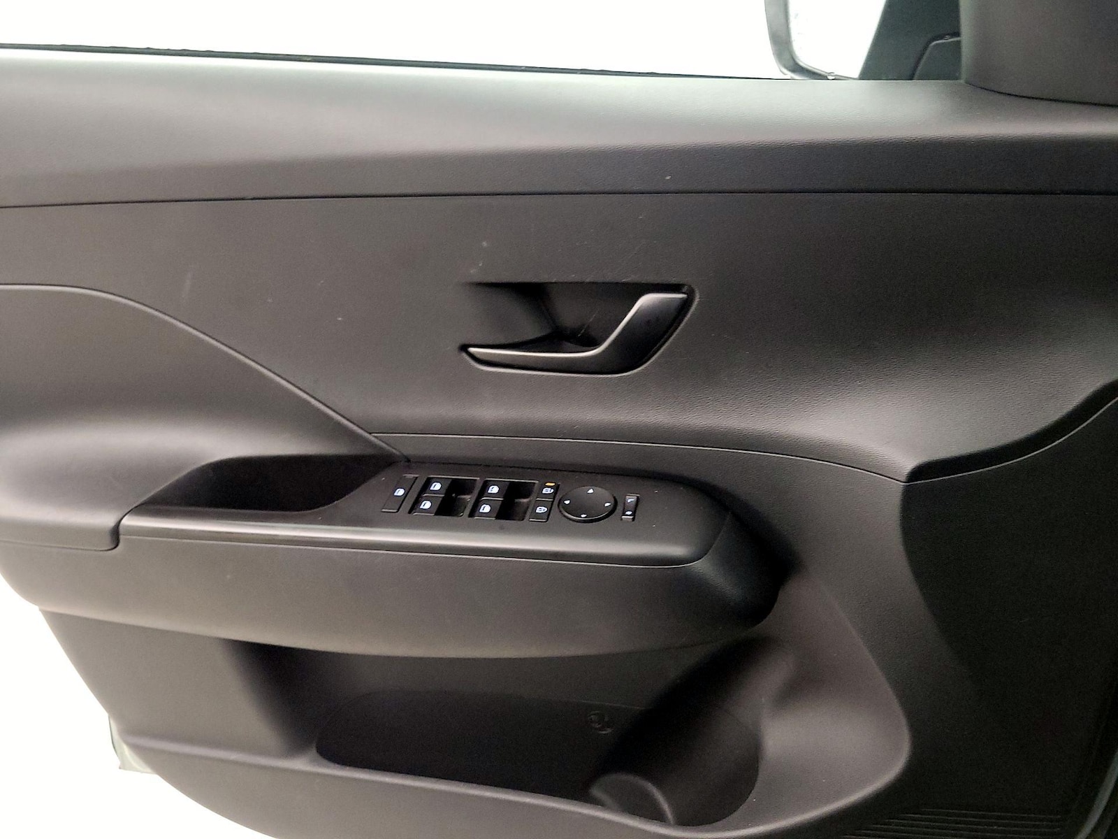 2024 Hyundai Kona SEL - Photo 13