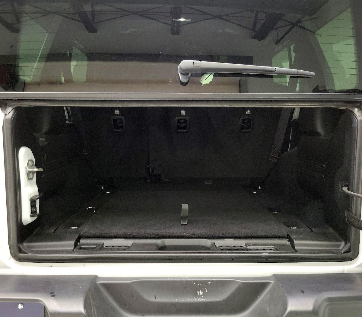 Trunk/Cargo (Seats Up)
