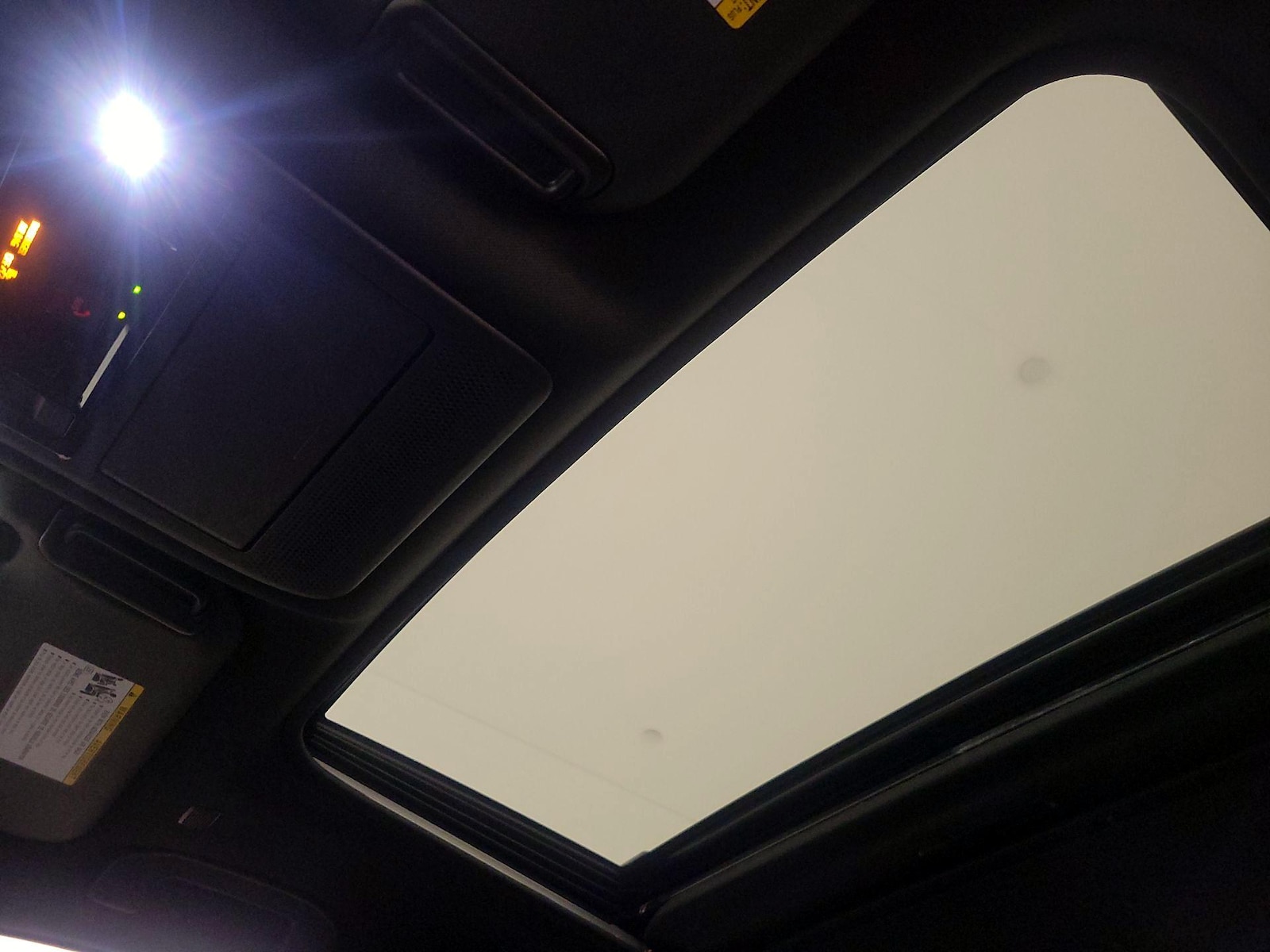 Sunroof(s) & Overhead Airbags
