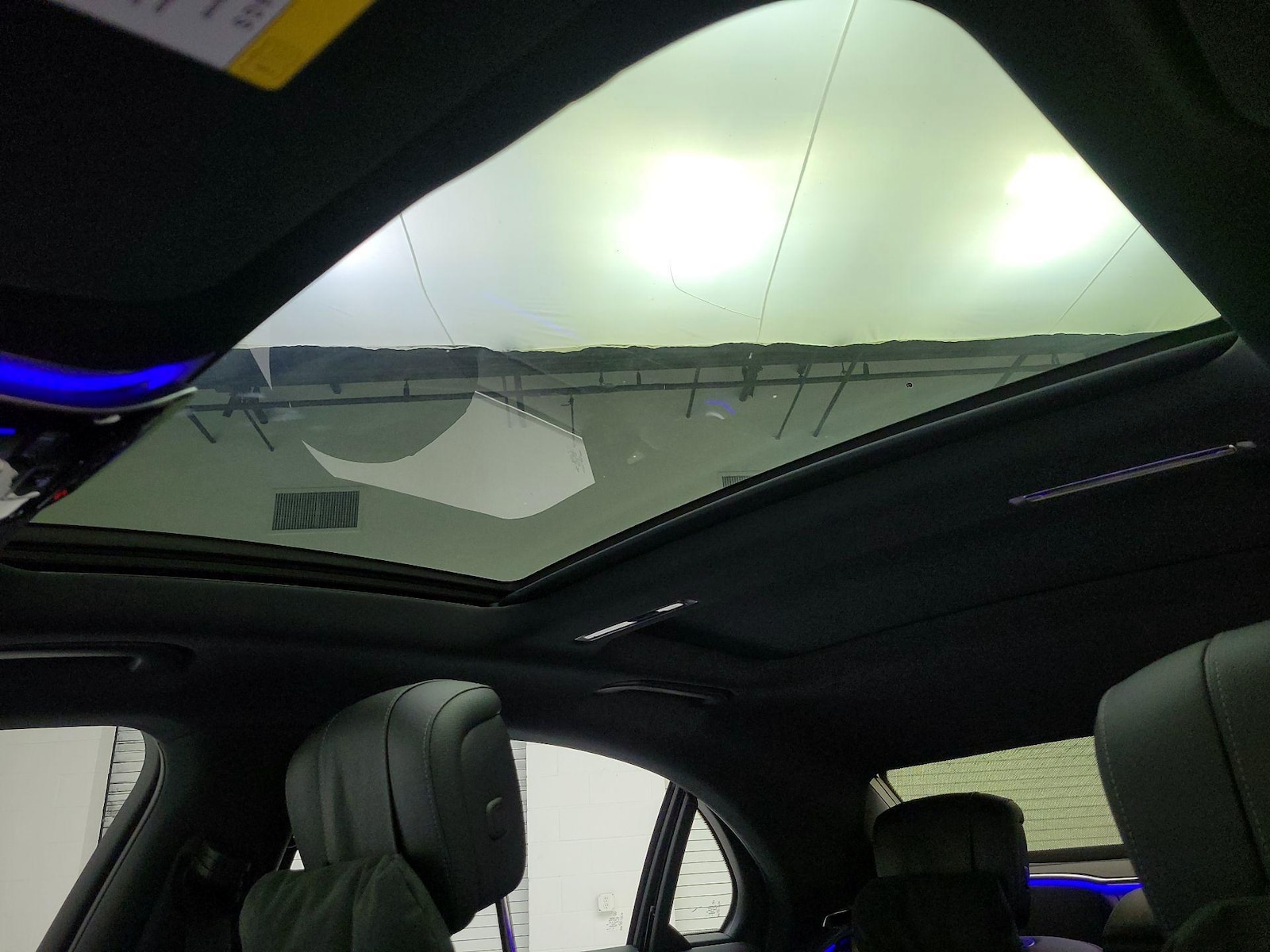 Panoramic Sunroof & Skylight(s)