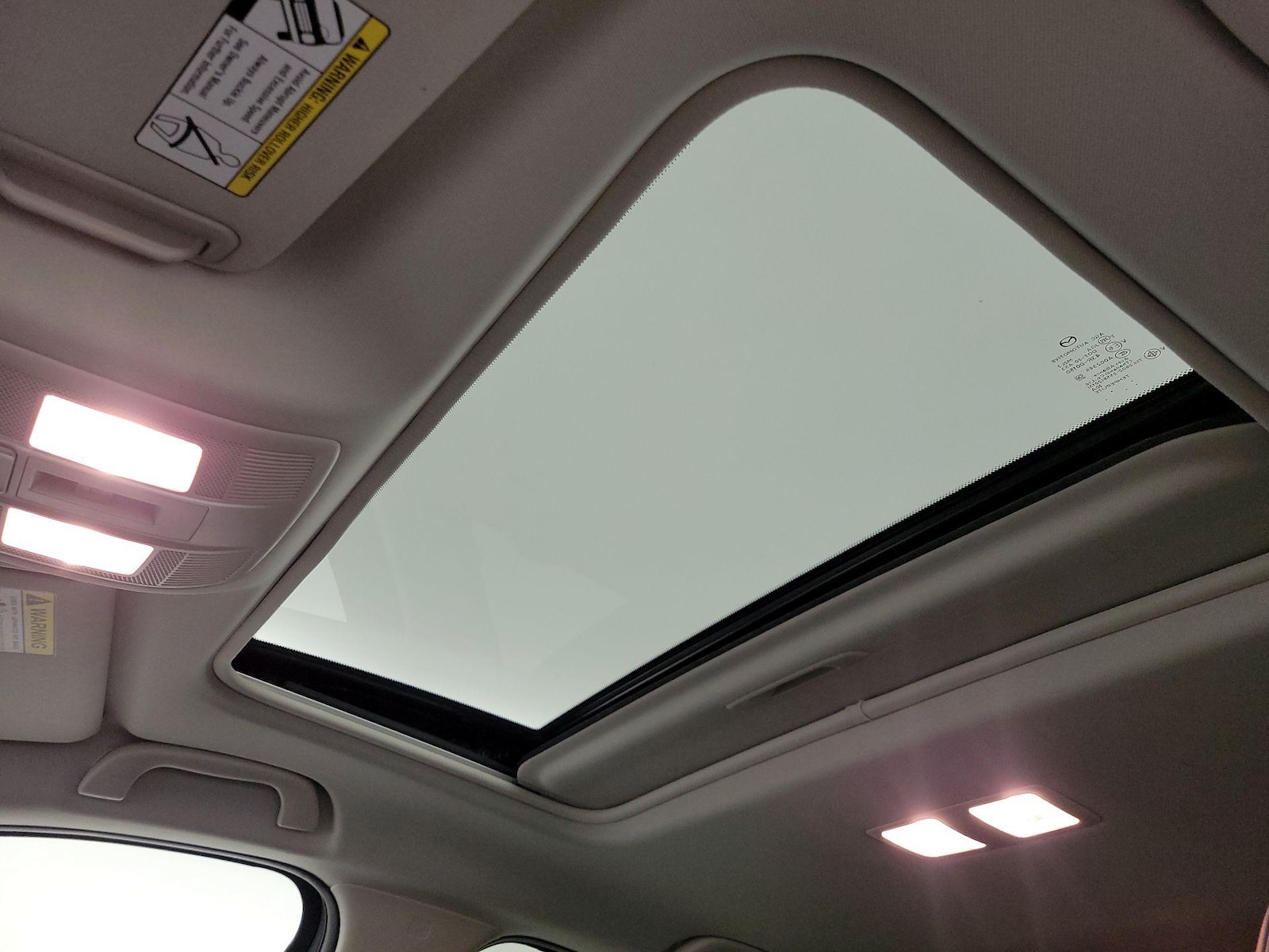 Sunroof(s) & Overhead Airbags