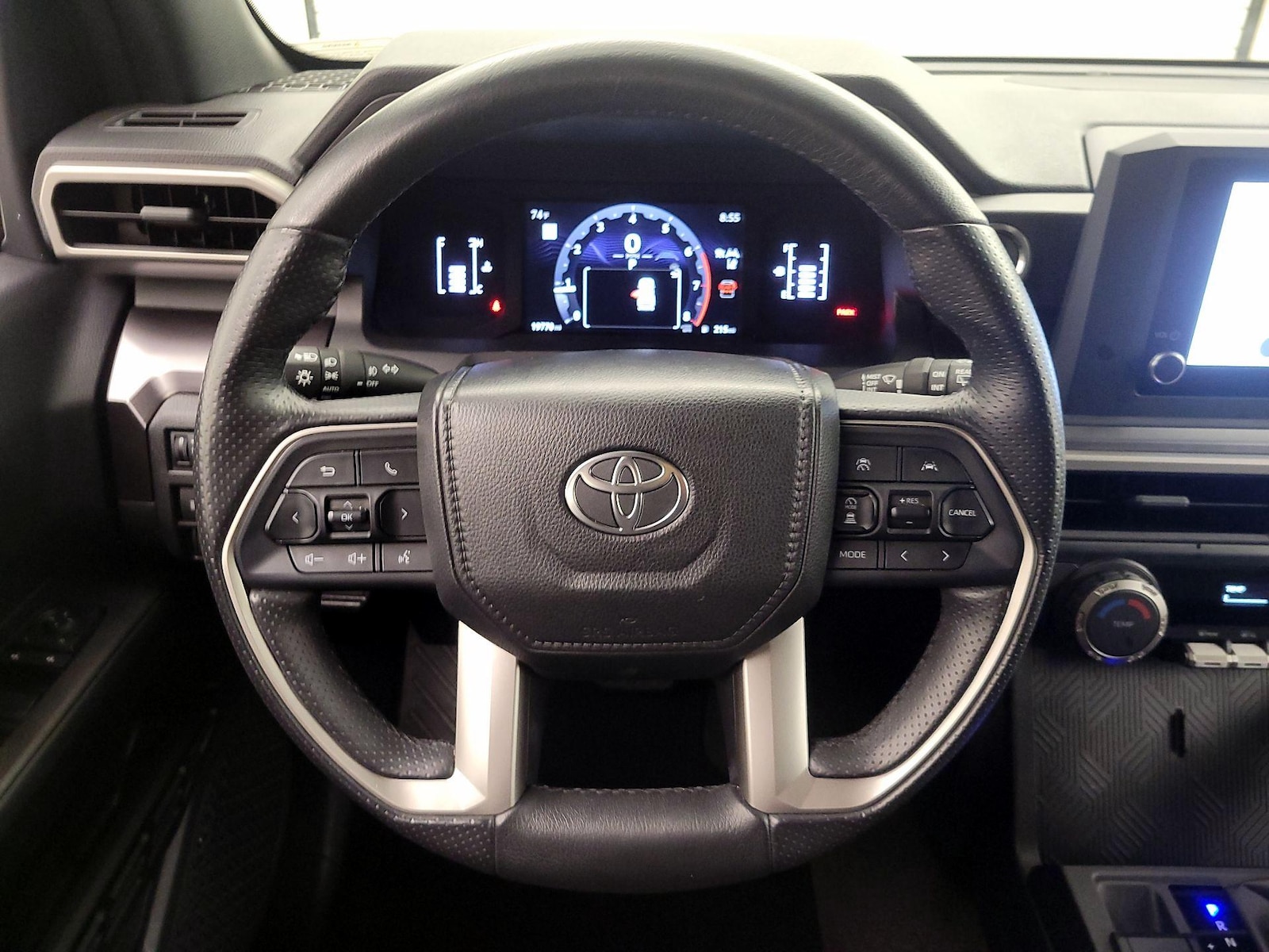 2025 Toyota 4Runner SR5 - Photo 11