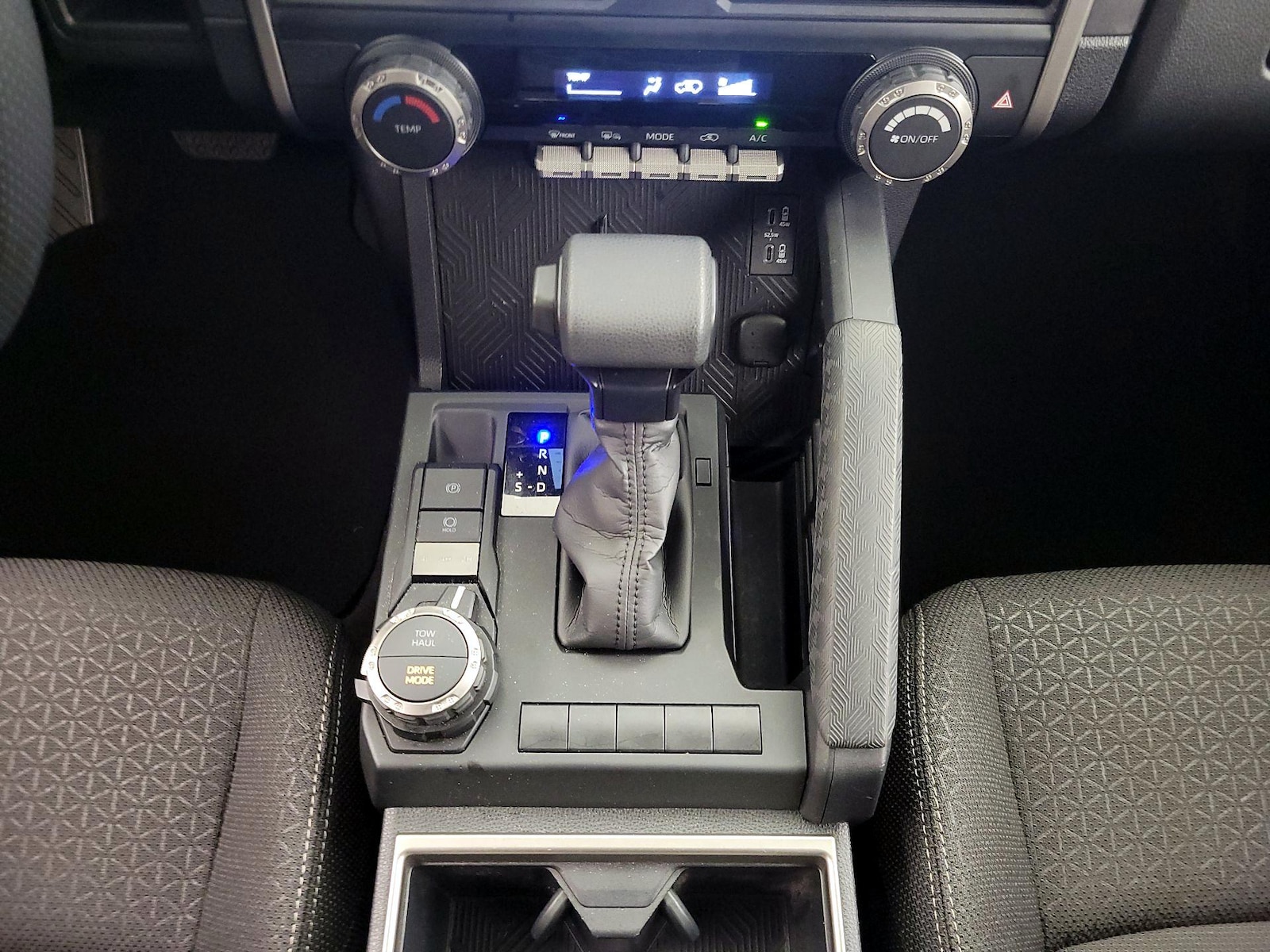 2025 Toyota 4Runner SR5 - Photo 18
