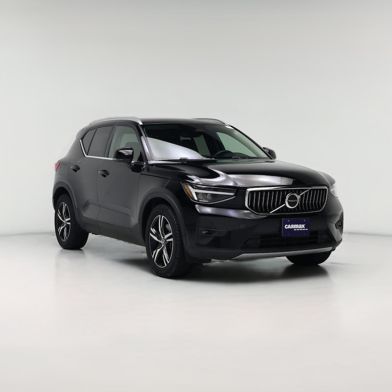 2023 Volvo XC40 B5 Plus Bright Theme