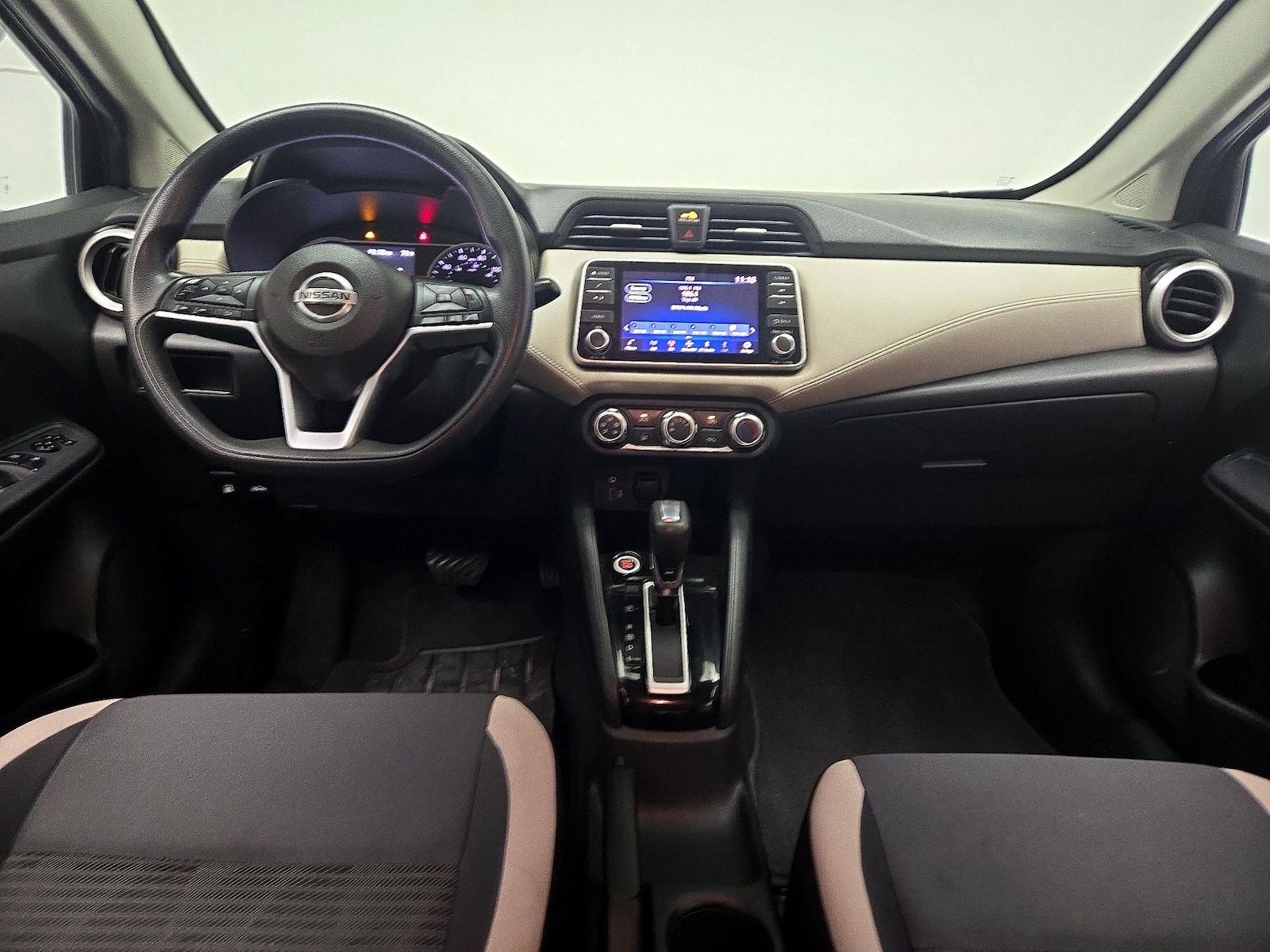 2020 Nissan Versa Sedan SV - Photo 10