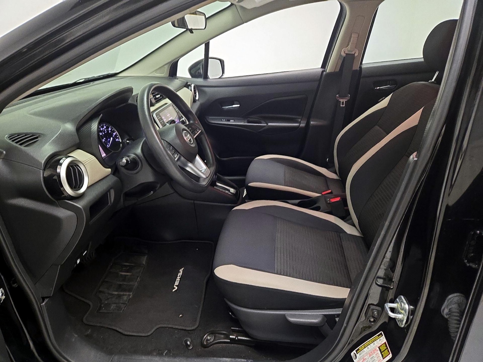 2020 Nissan Versa Sedan SV - Photo 12